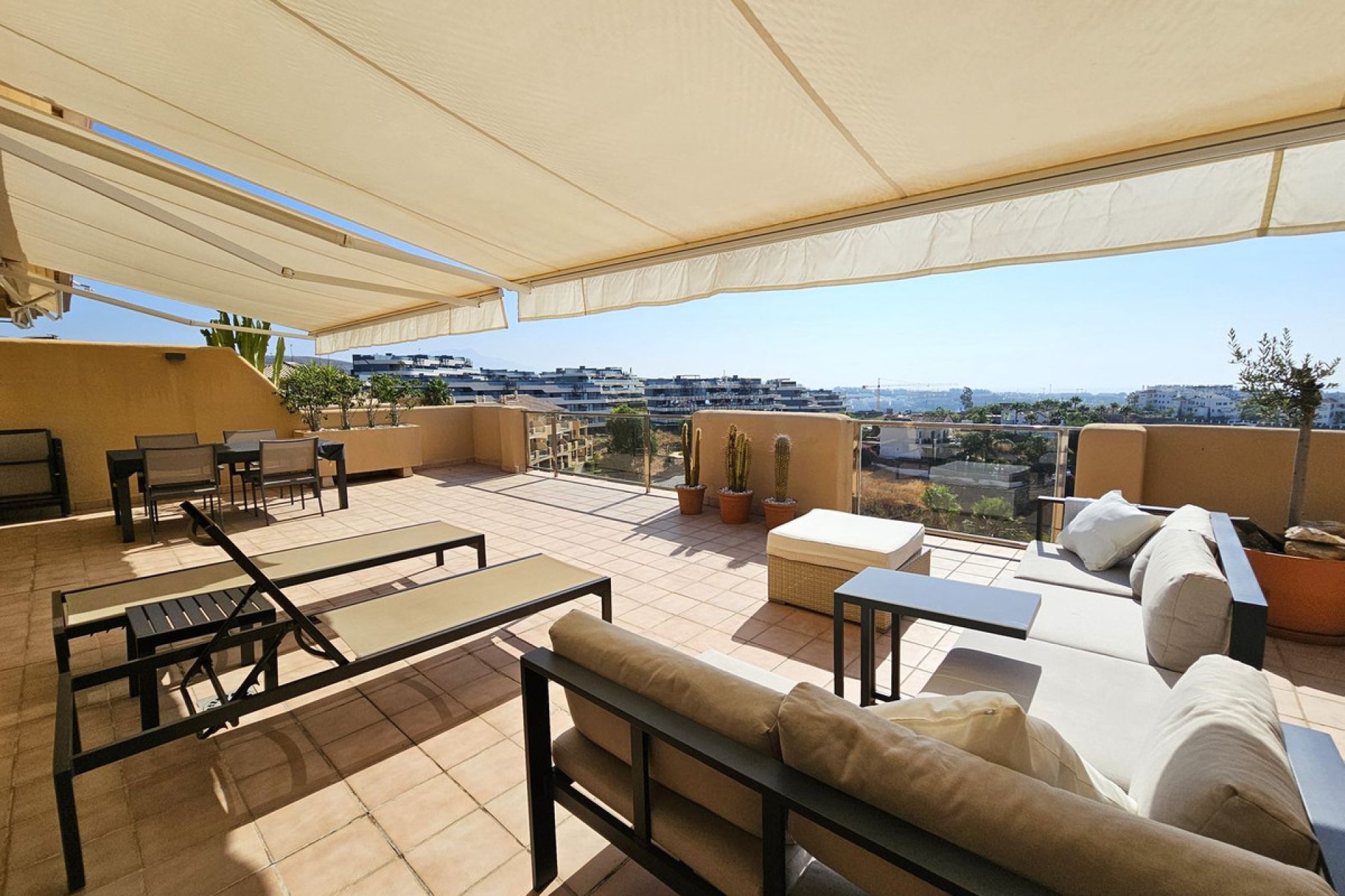 Resale - Apartment - Penthouse - Estepona - Selwo
