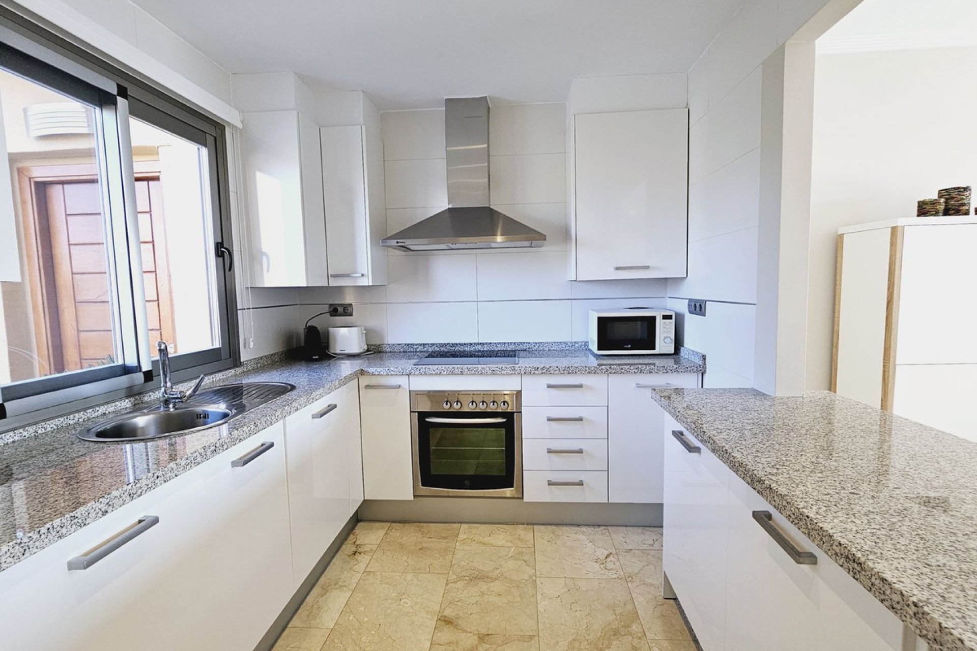 Resale - Apartment - Penthouse - Estepona - Selwo