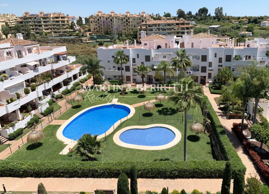 Resale - Apartment - Penthouse - Estepona - Selwo