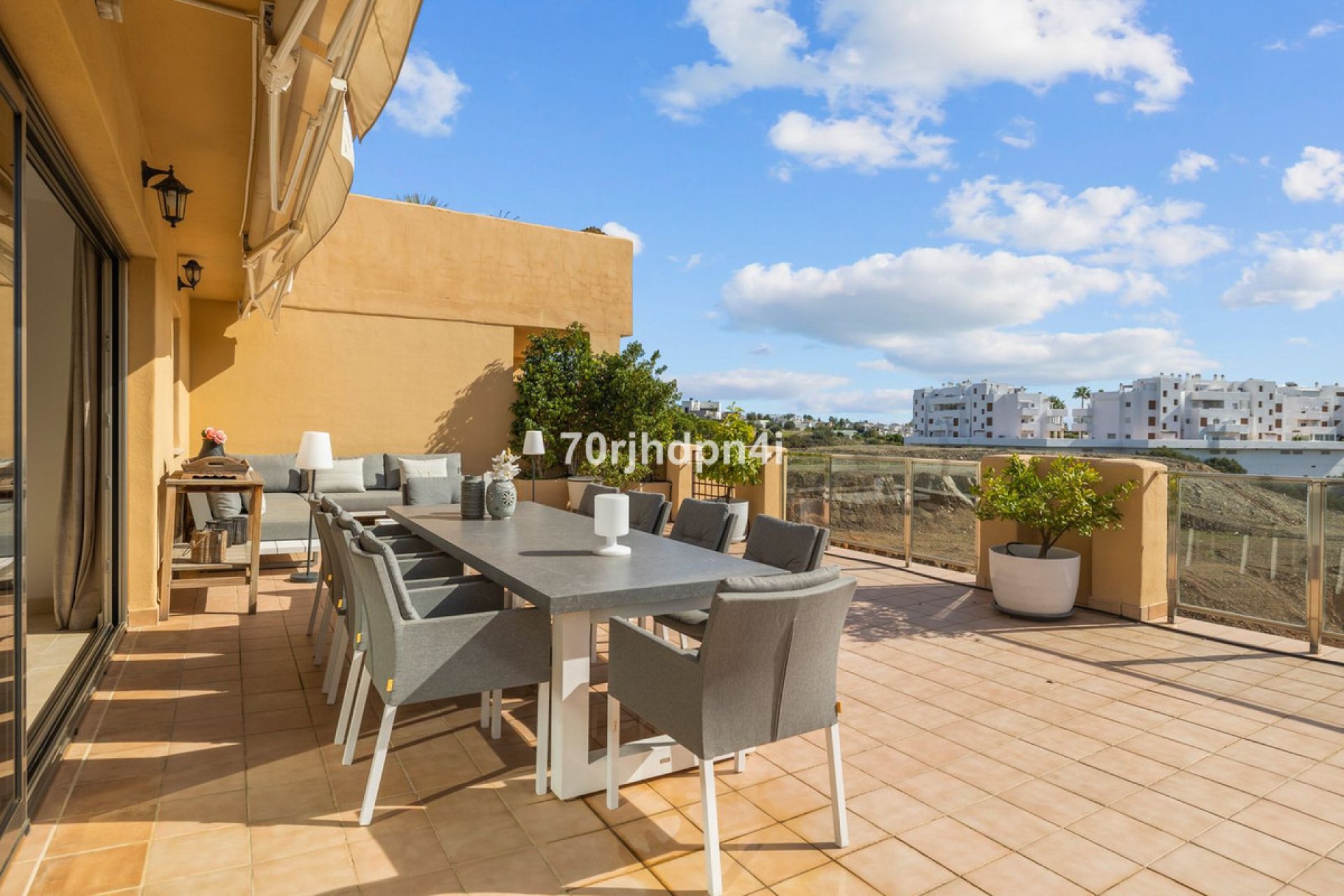 Resale - Apartment - Penthouse - Estepona - Selwo