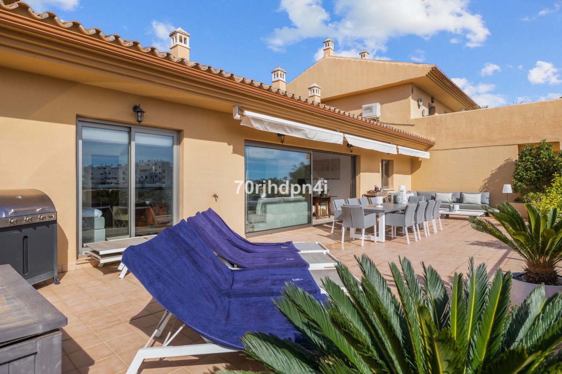 Resale - Apartment - Penthouse - Estepona - Selwo