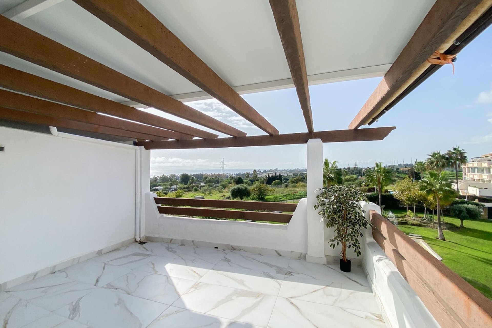 Resale - Apartment - Penthouse - Estepona - Selwo