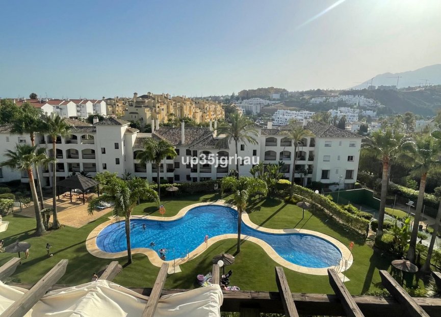 Resale - Apartment - Penthouse - Estepona - Selwo