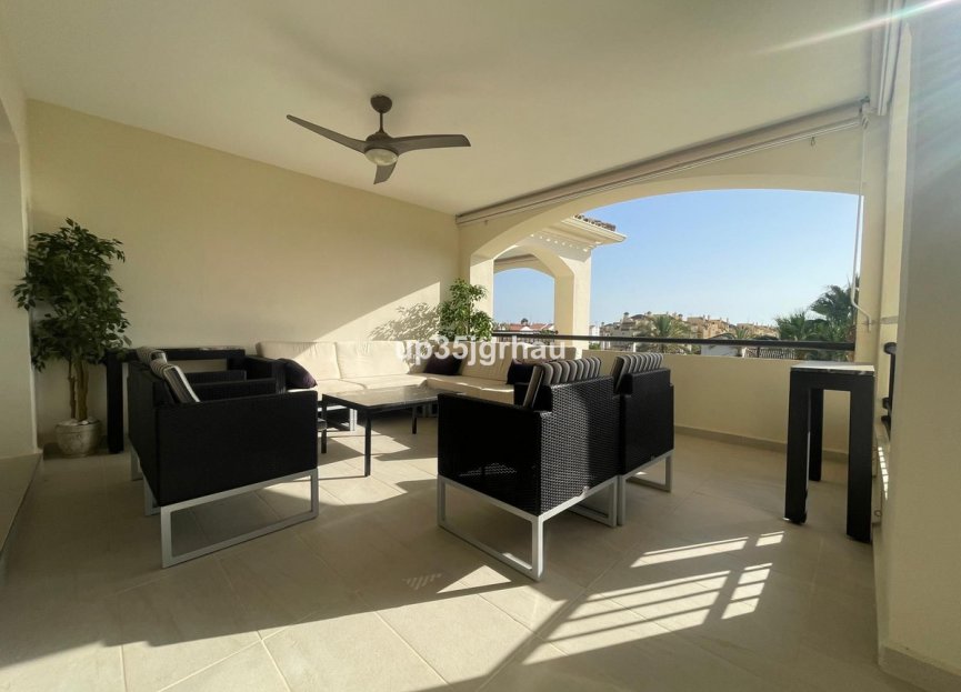 Resale - Apartment - Penthouse - Estepona - Selwo