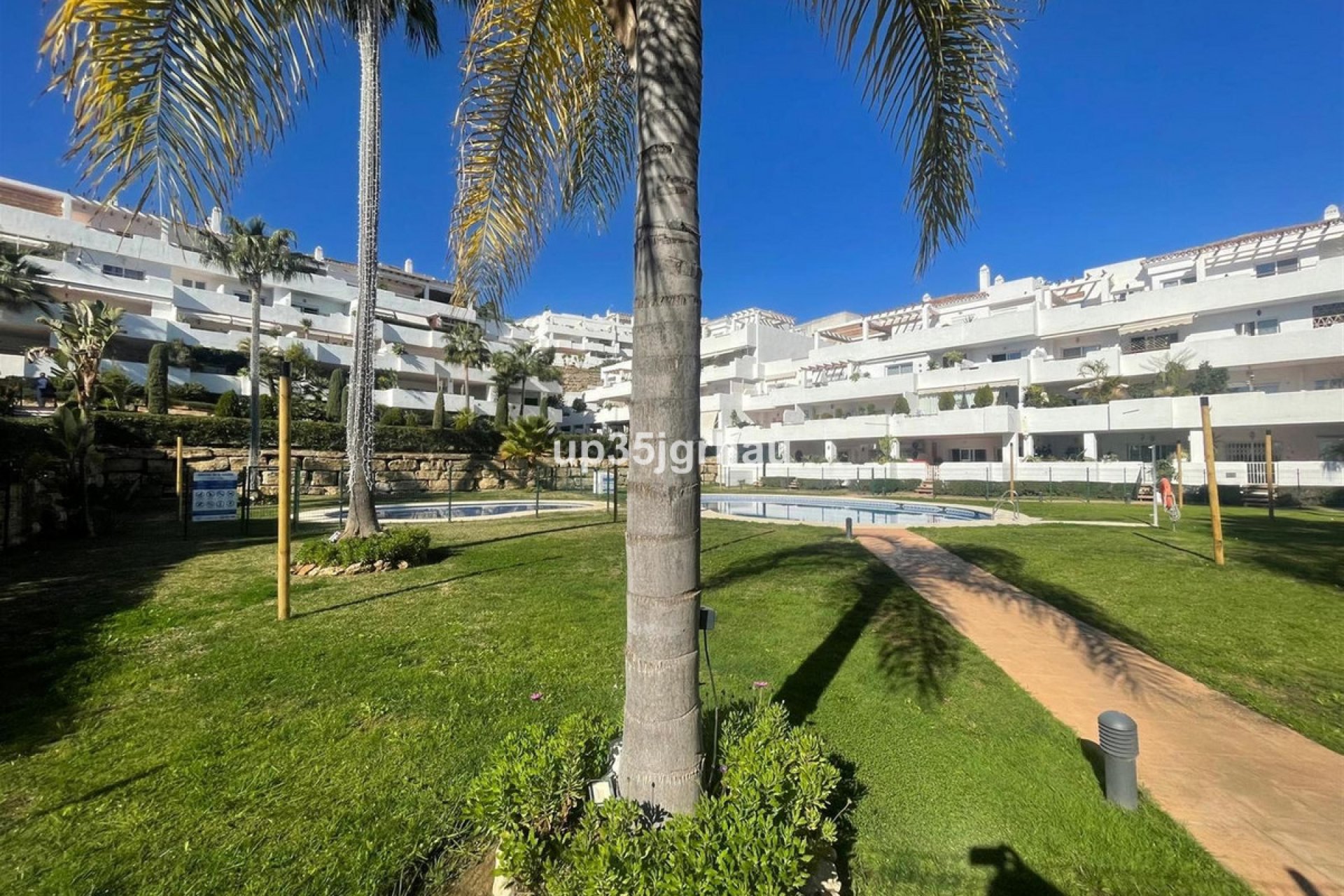 Resale - Apartment - Penthouse - Estepona - Selwo