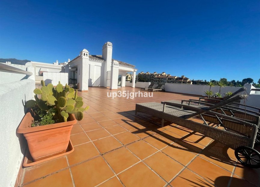 Resale - Apartment - Penthouse - Estepona - Selwo