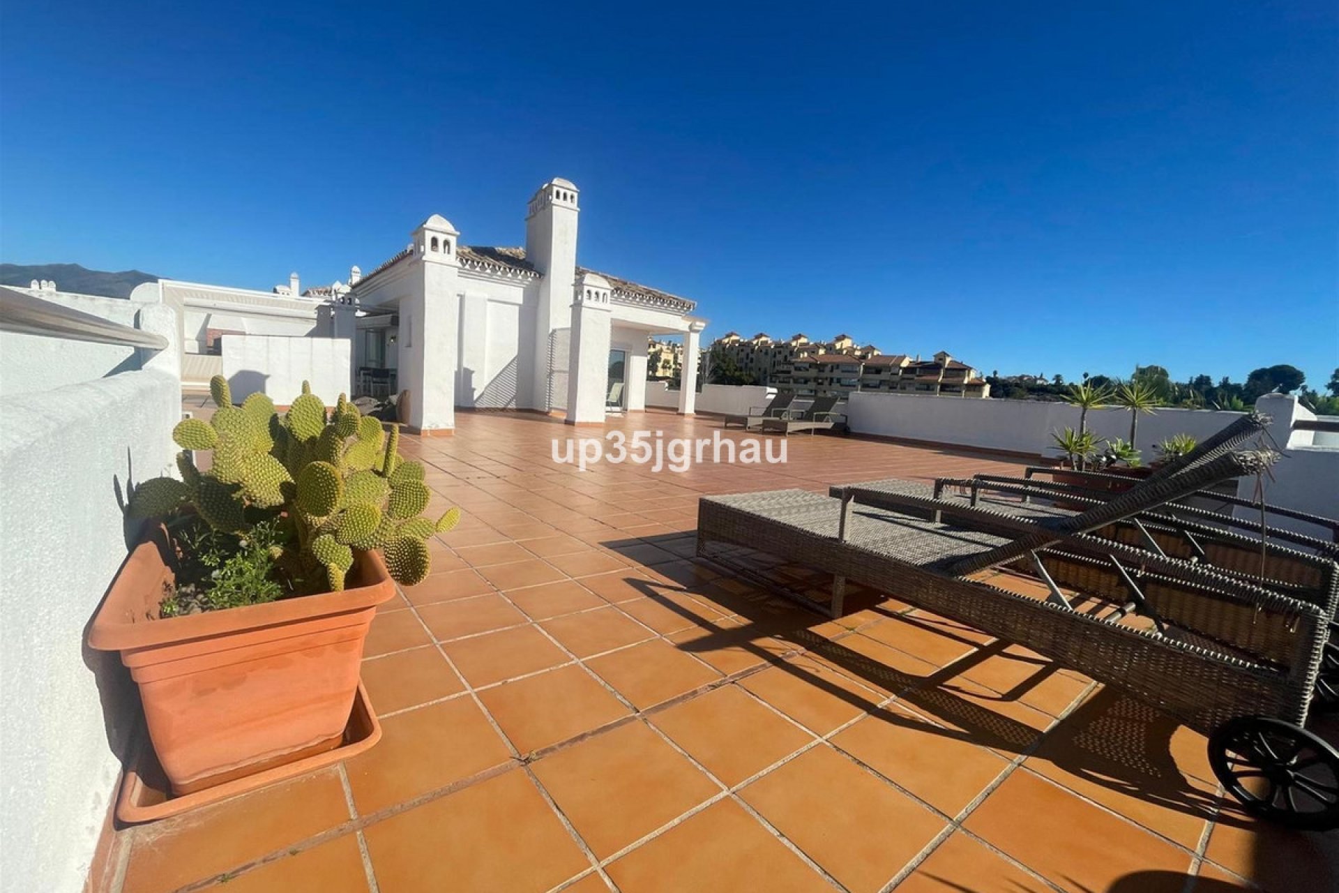 Resale - Apartment - Penthouse - Estepona - Selwo