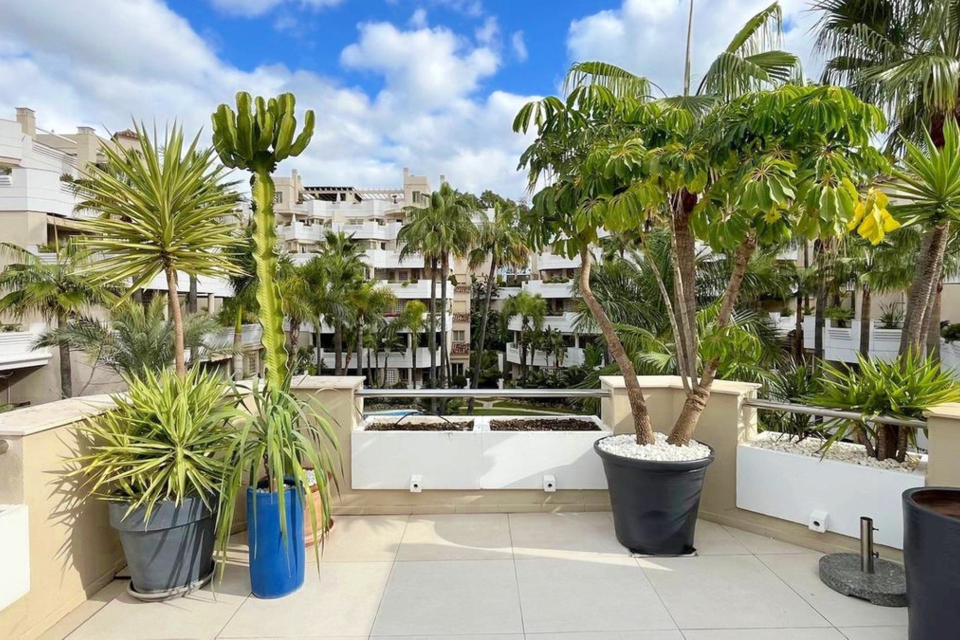 Resale - Apartment - Penthouse - Marbella - Aloha