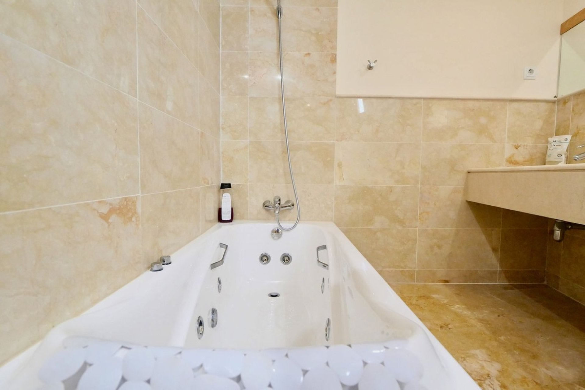 Resale - Apartment - Penthouse - Marbella - Altos de los Monteros