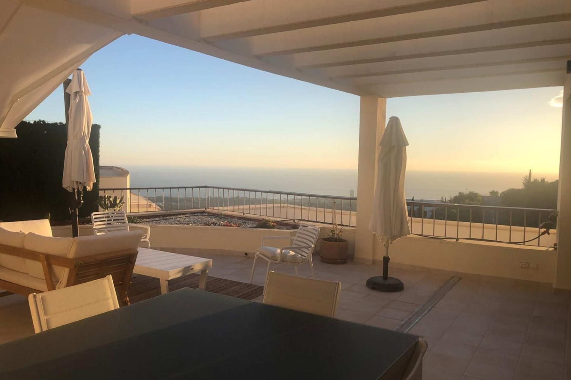 Resale - Apartment - Penthouse - Marbella - Altos de los Monteros