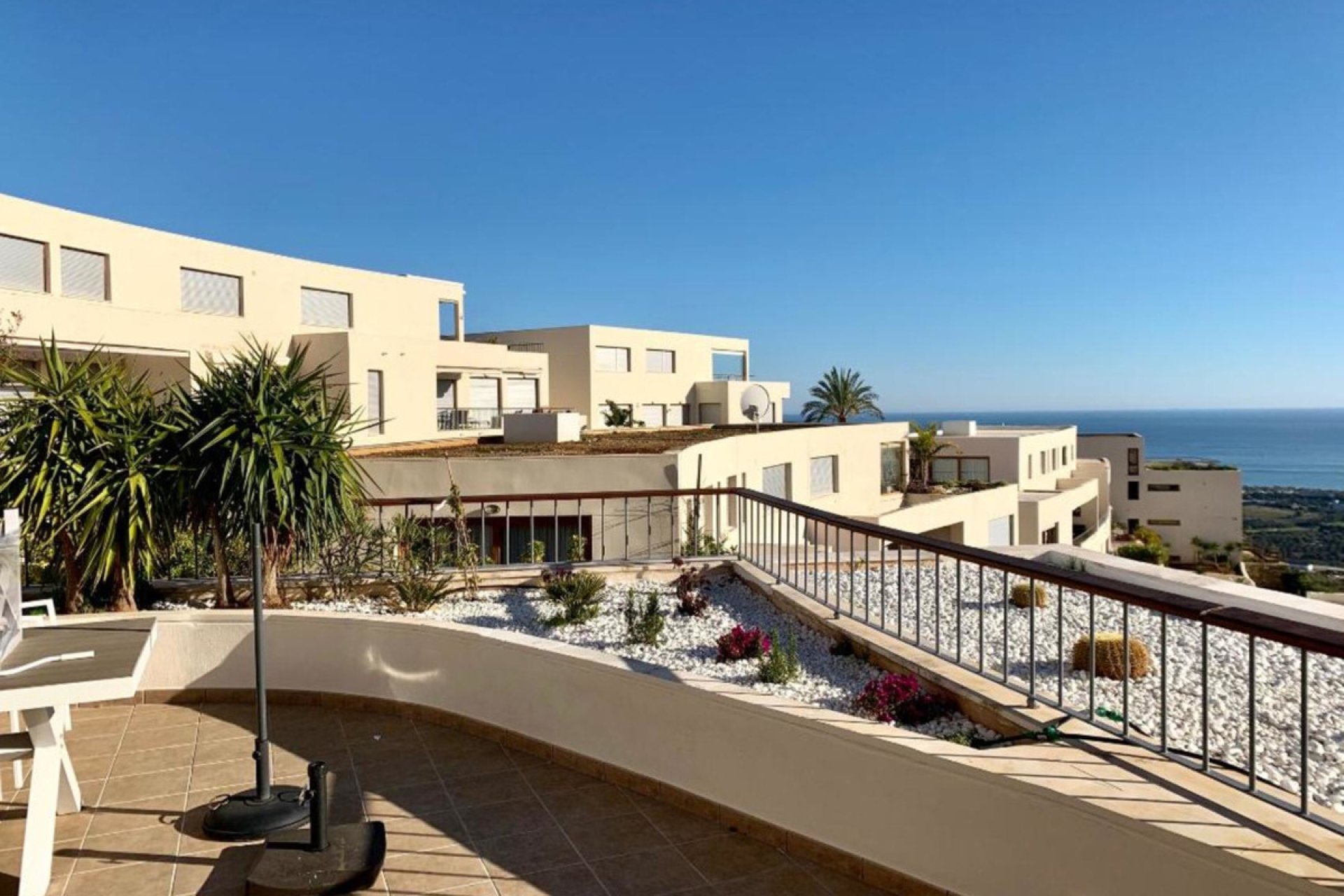 Resale - Apartment - Penthouse - Marbella - Altos de los Monteros