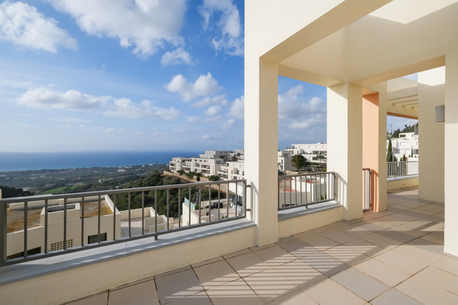 Resale - Apartment - Penthouse - Marbella - Altos de los Monteros