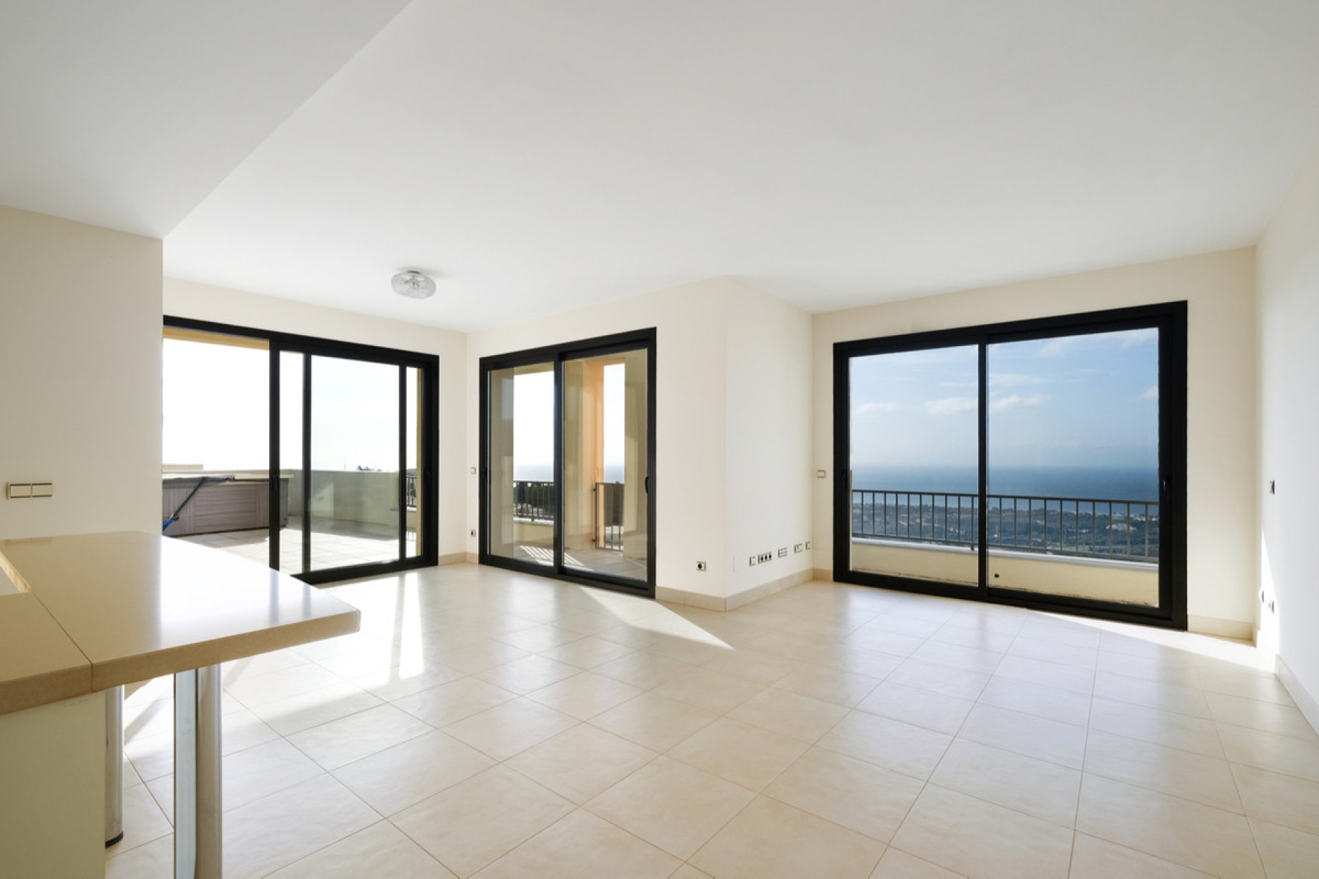 Resale - Apartment - Penthouse - Marbella - Altos de los Monteros