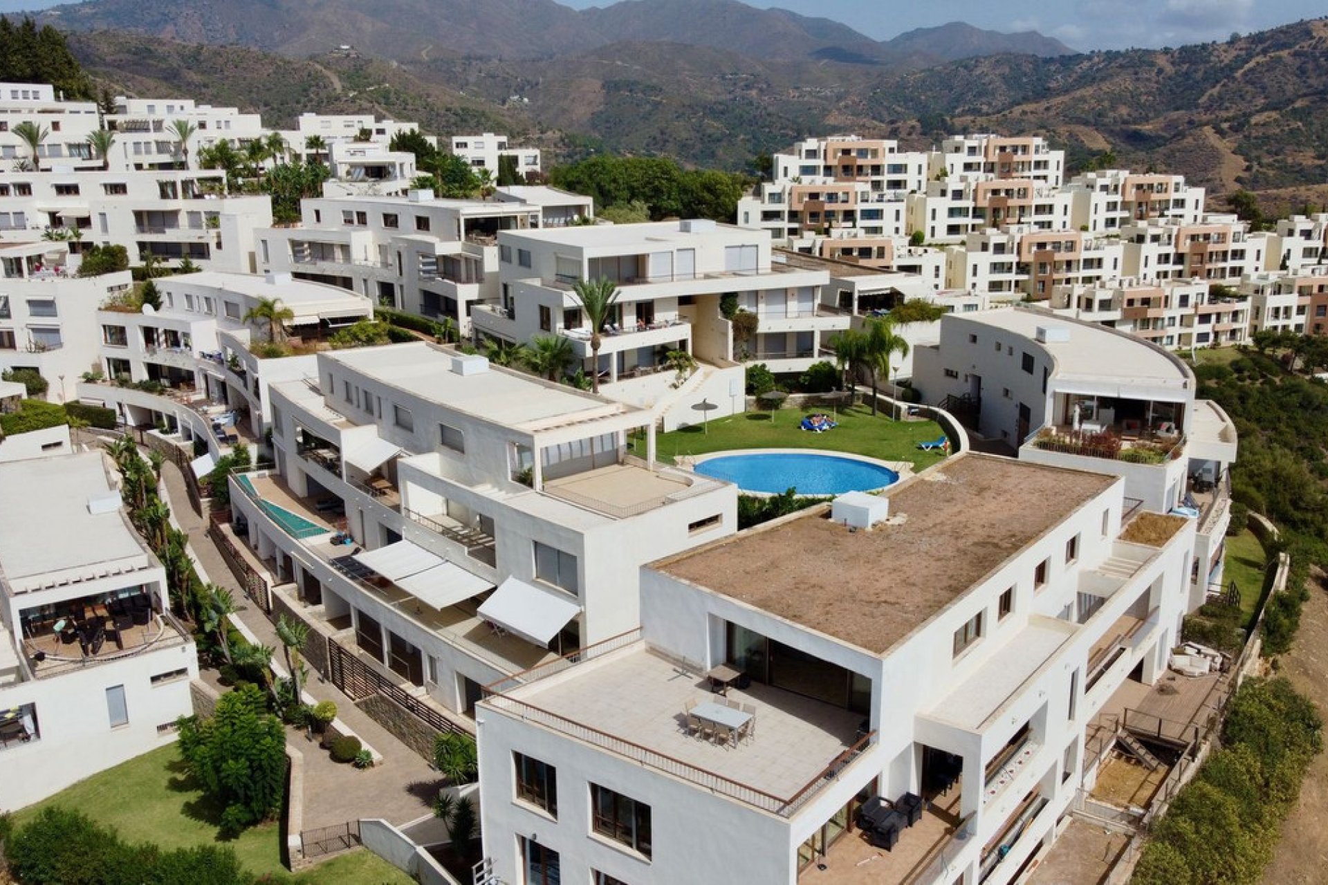 Resale - Apartment - Penthouse - Marbella - Altos de los Monteros