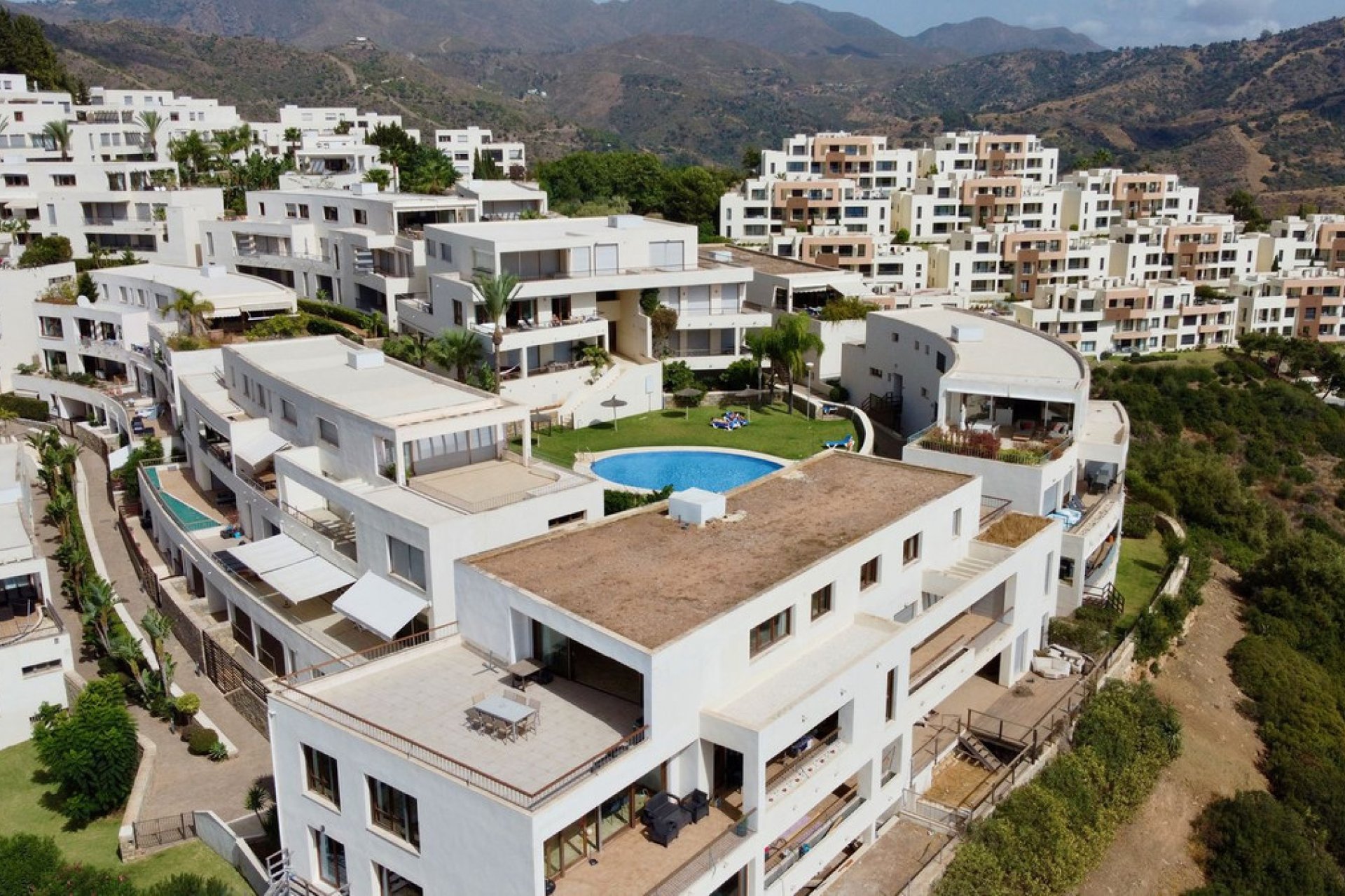 Resale - Apartment - Penthouse - Marbella - Altos de los Monteros