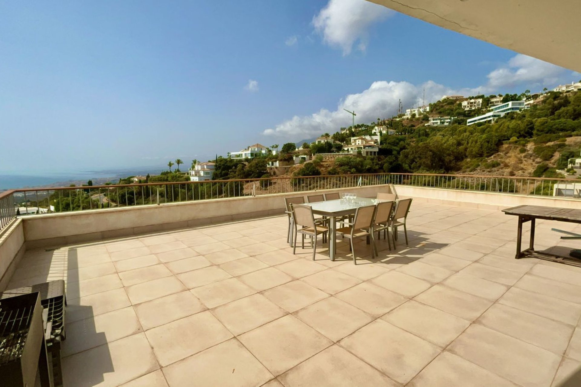 Resale - Apartment - Penthouse - Marbella - Altos de los Monteros