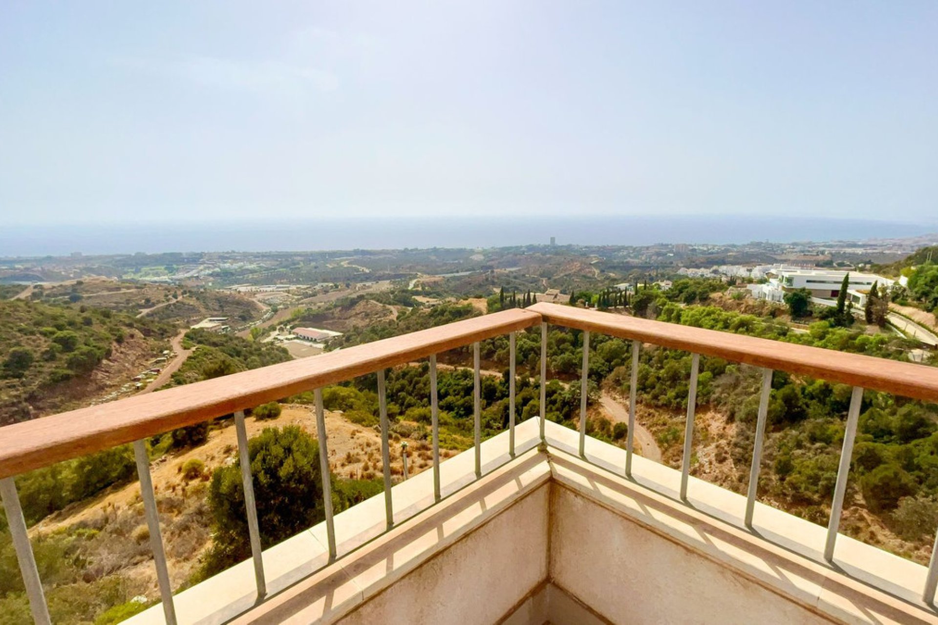 Resale - Apartment - Penthouse - Marbella - Altos de los Monteros