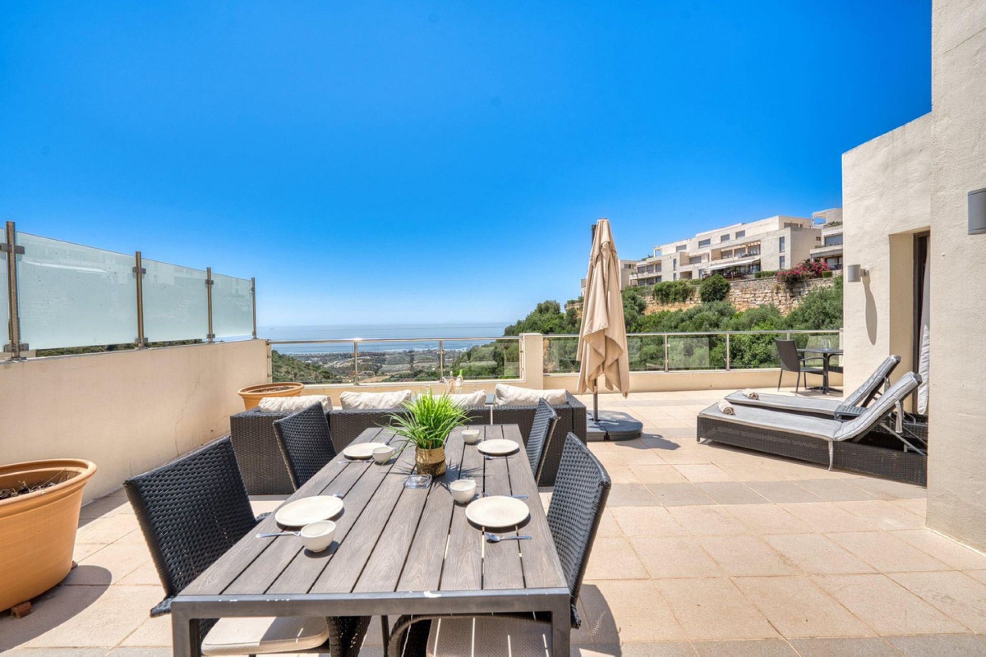 Resale - Apartment - Penthouse - Marbella - Altos de los Monteros