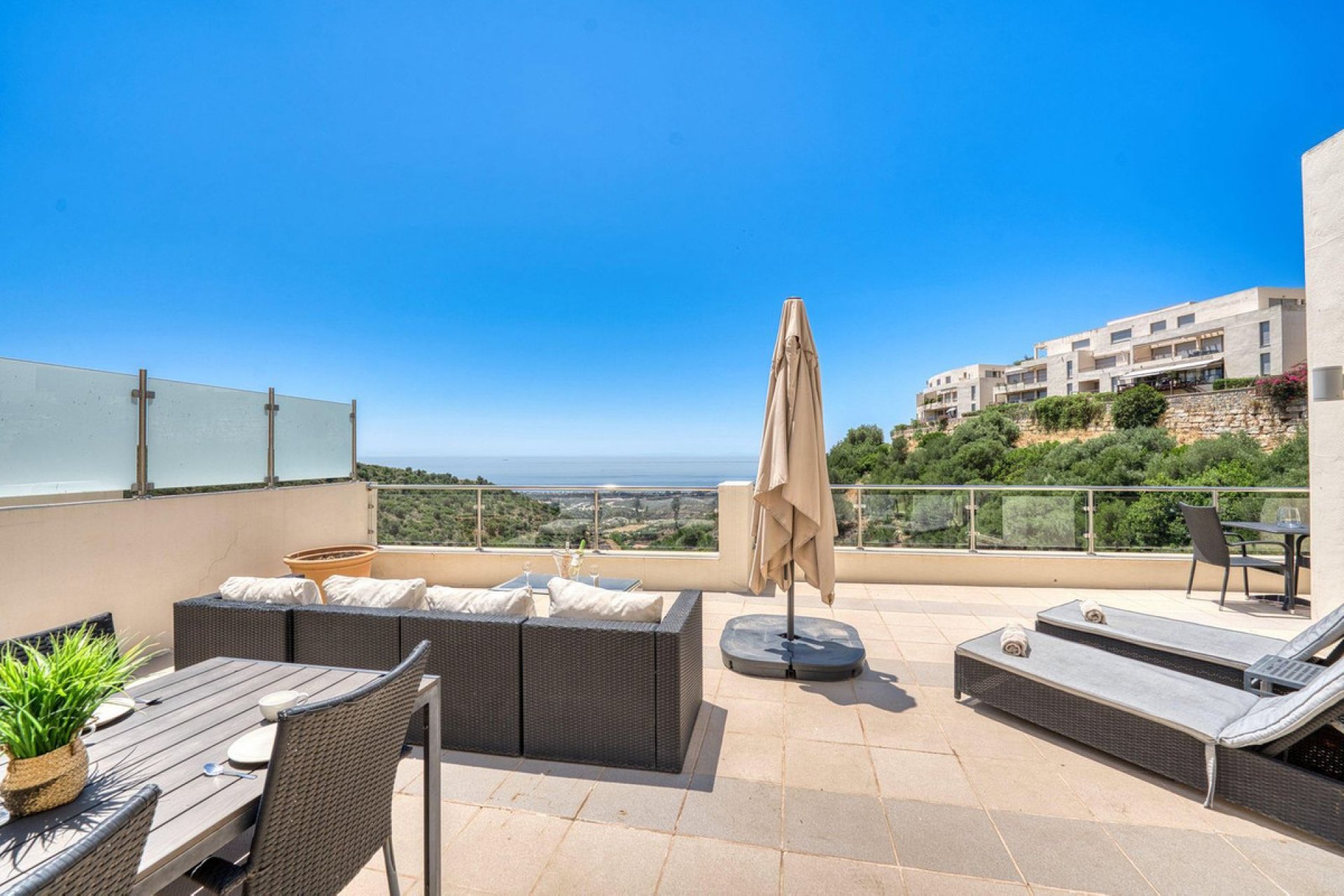 Resale - Apartment - Penthouse - Marbella - Altos de los Monteros