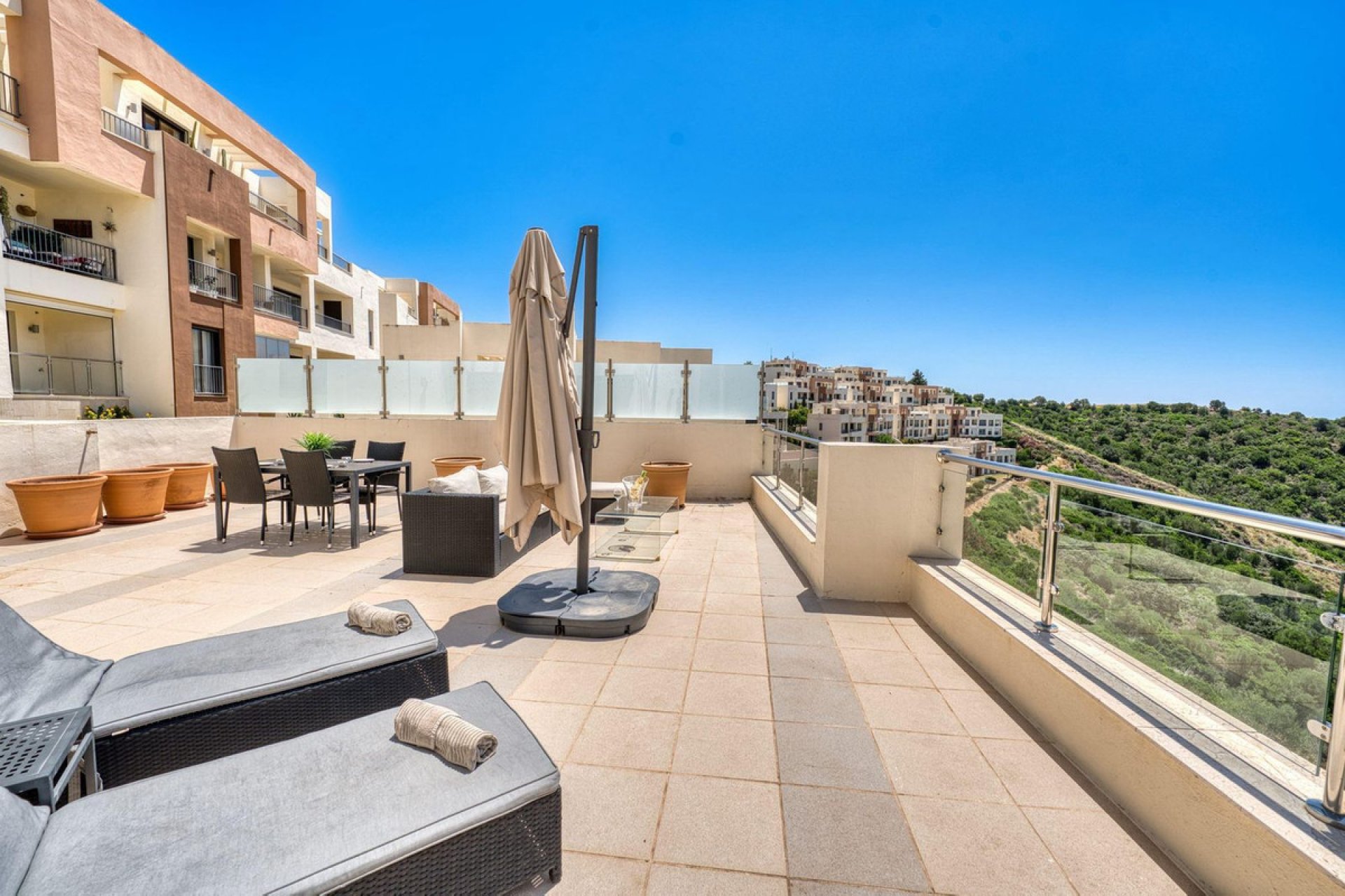 Resale - Apartment - Penthouse - Marbella - Altos de los Monteros