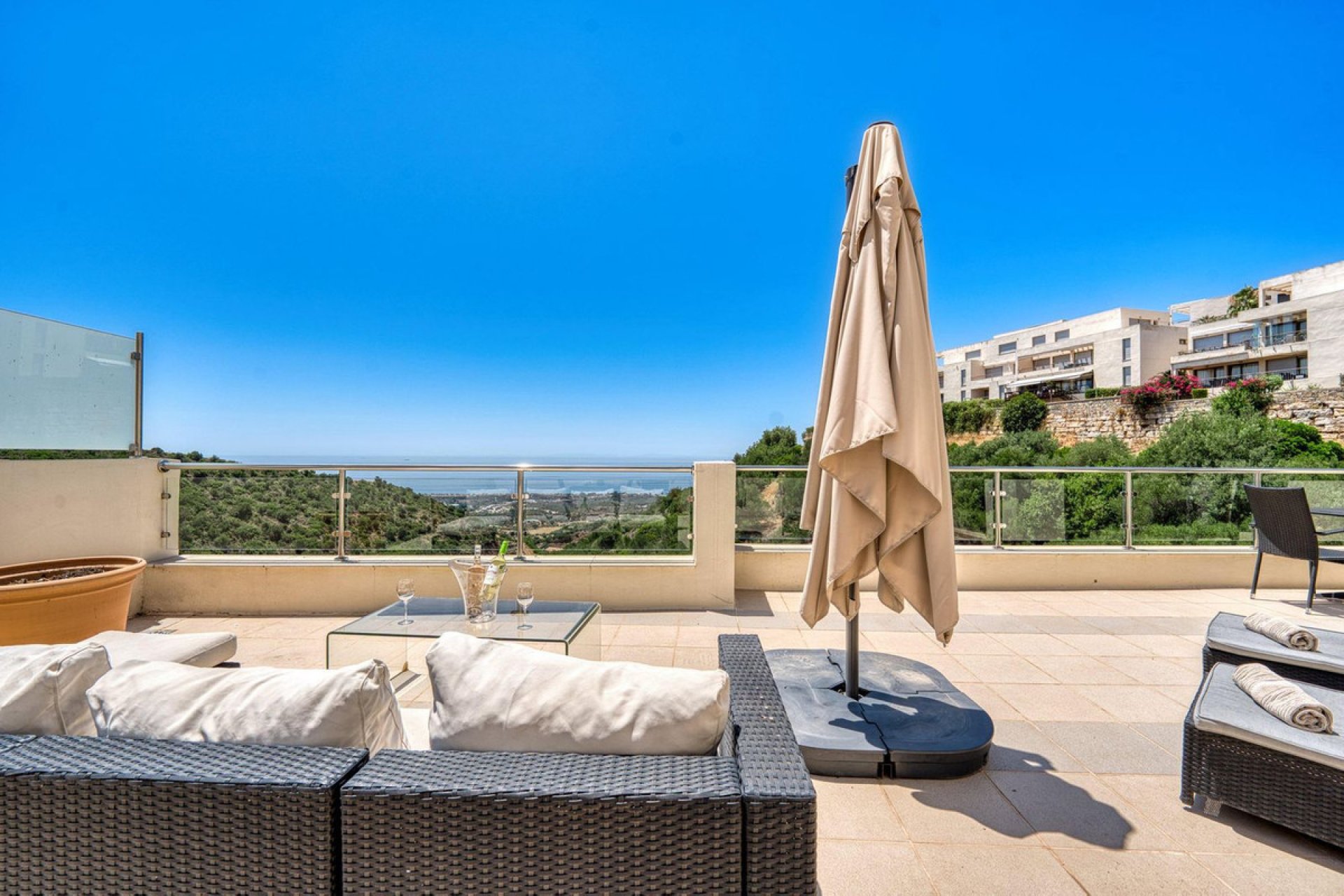 Resale - Apartment - Penthouse - Marbella - Altos de los Monteros