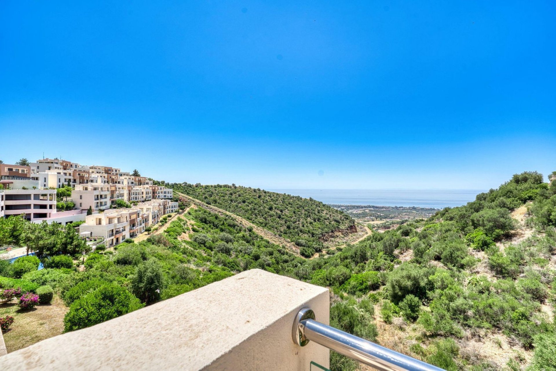 Resale - Apartment - Penthouse - Marbella - Altos de los Monteros