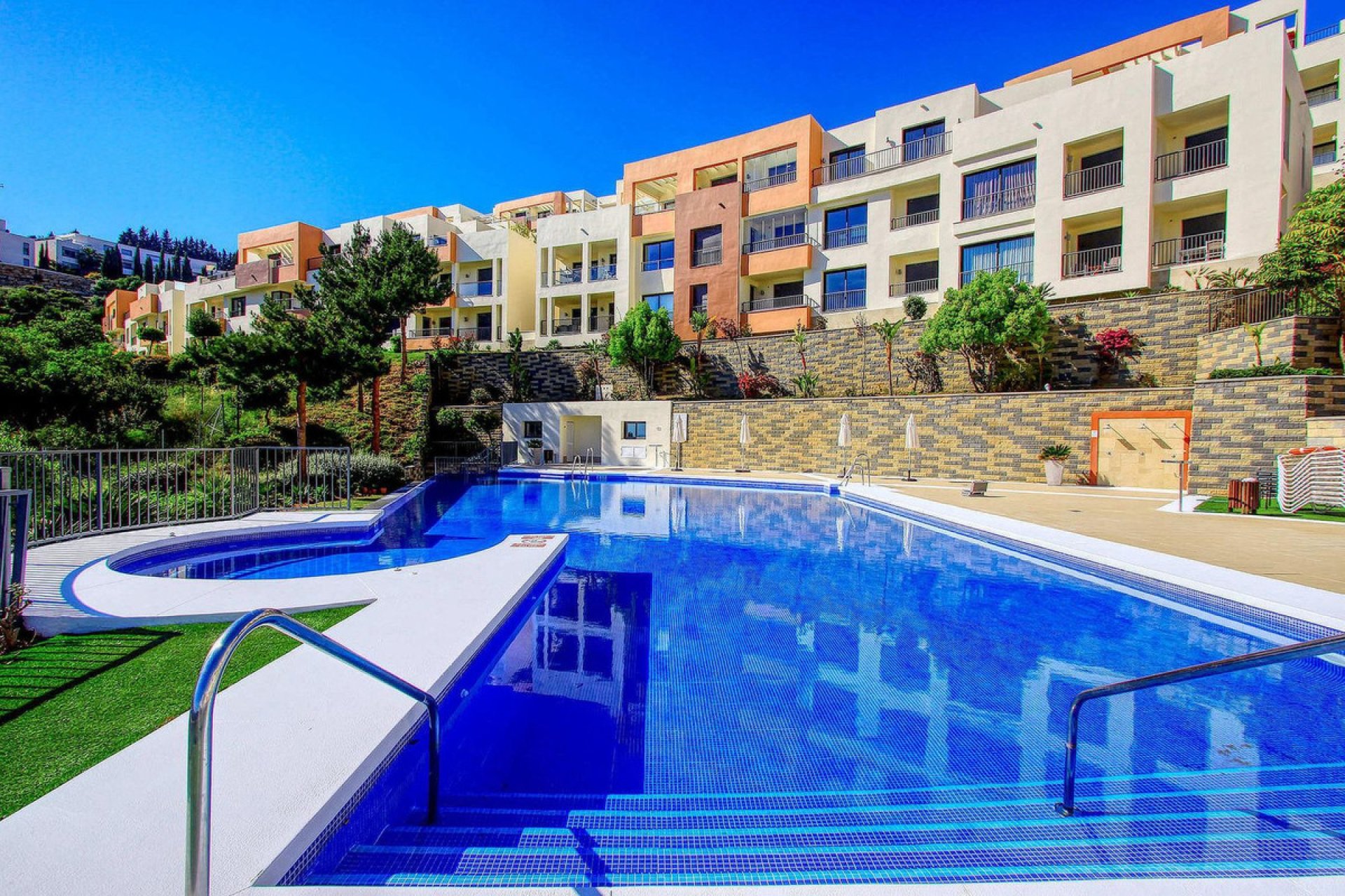 Resale - Apartment - Penthouse - Marbella - Altos de los Monteros