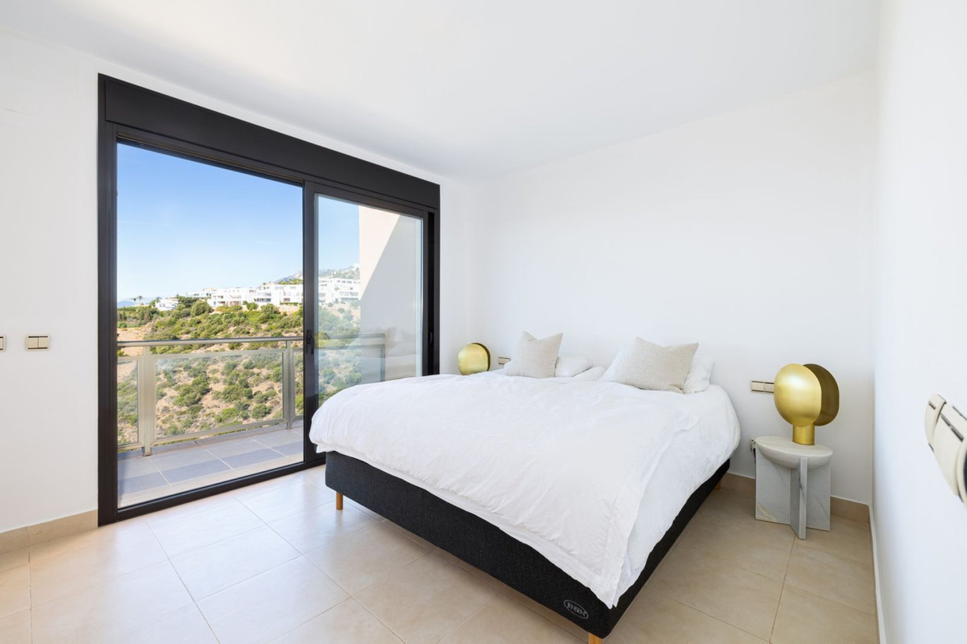 Resale - Apartment - Penthouse - Marbella - Altos de los Monteros