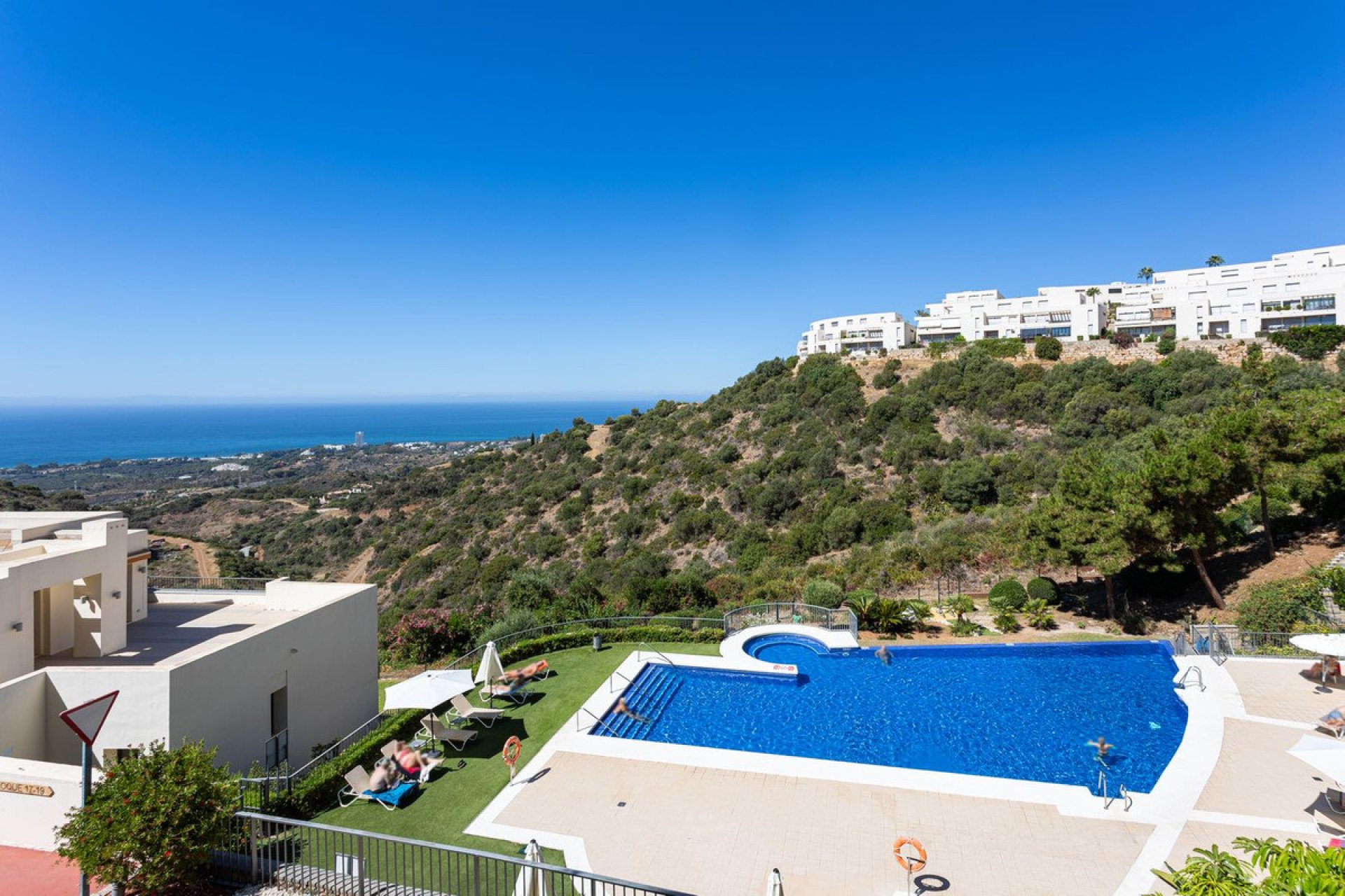 Resale - Apartment - Penthouse - Marbella - Altos de los Monteros