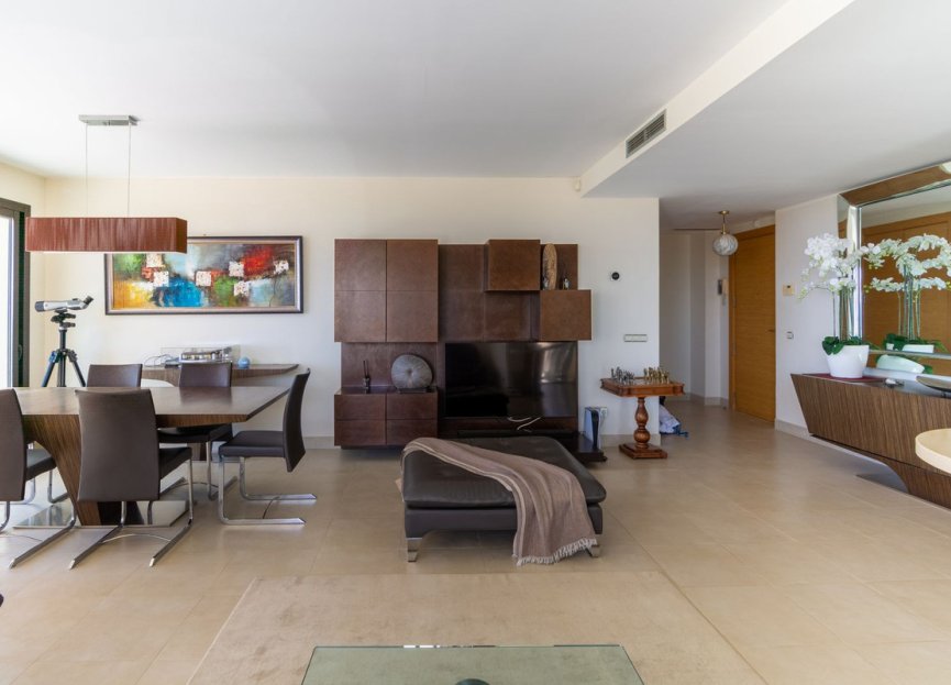 Resale - Apartment - Penthouse - Marbella - Altos de los Monteros