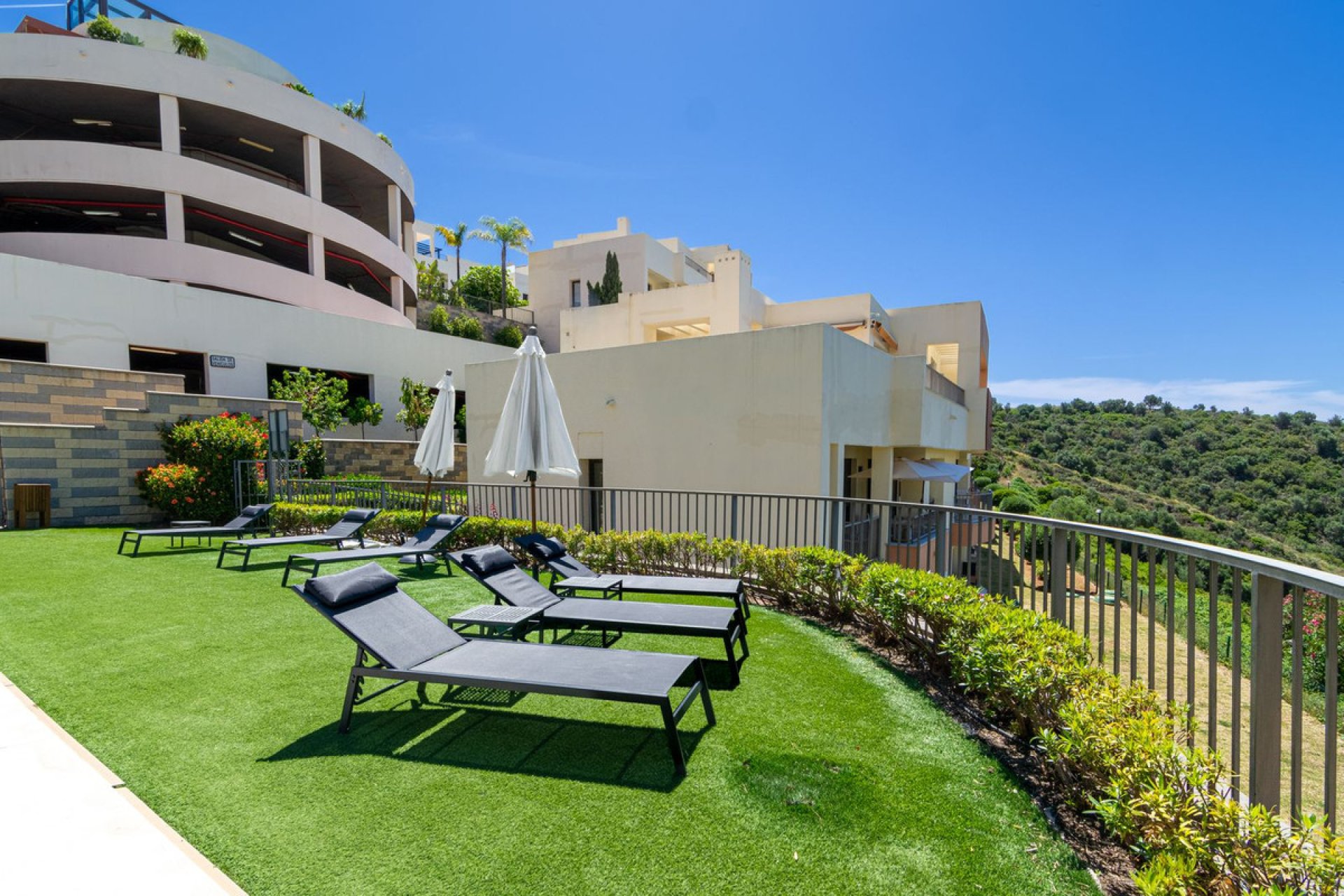 Resale - Apartment - Penthouse - Marbella - Altos de los Monteros