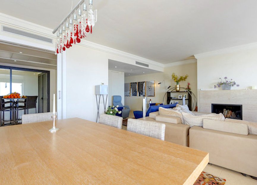 Resale - Apartment - Penthouse - Marbella - Altos de los Monteros