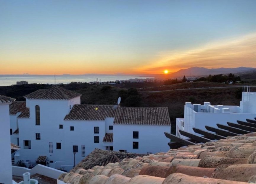 Resale - Apartment - Penthouse - Marbella - Altos de los Monteros