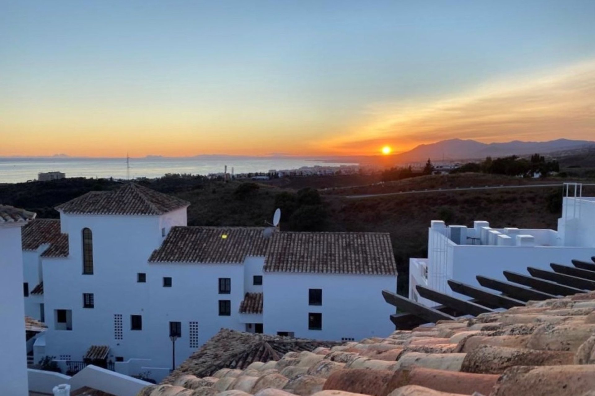 Resale - Apartment - Penthouse - Marbella - Altos de los Monteros