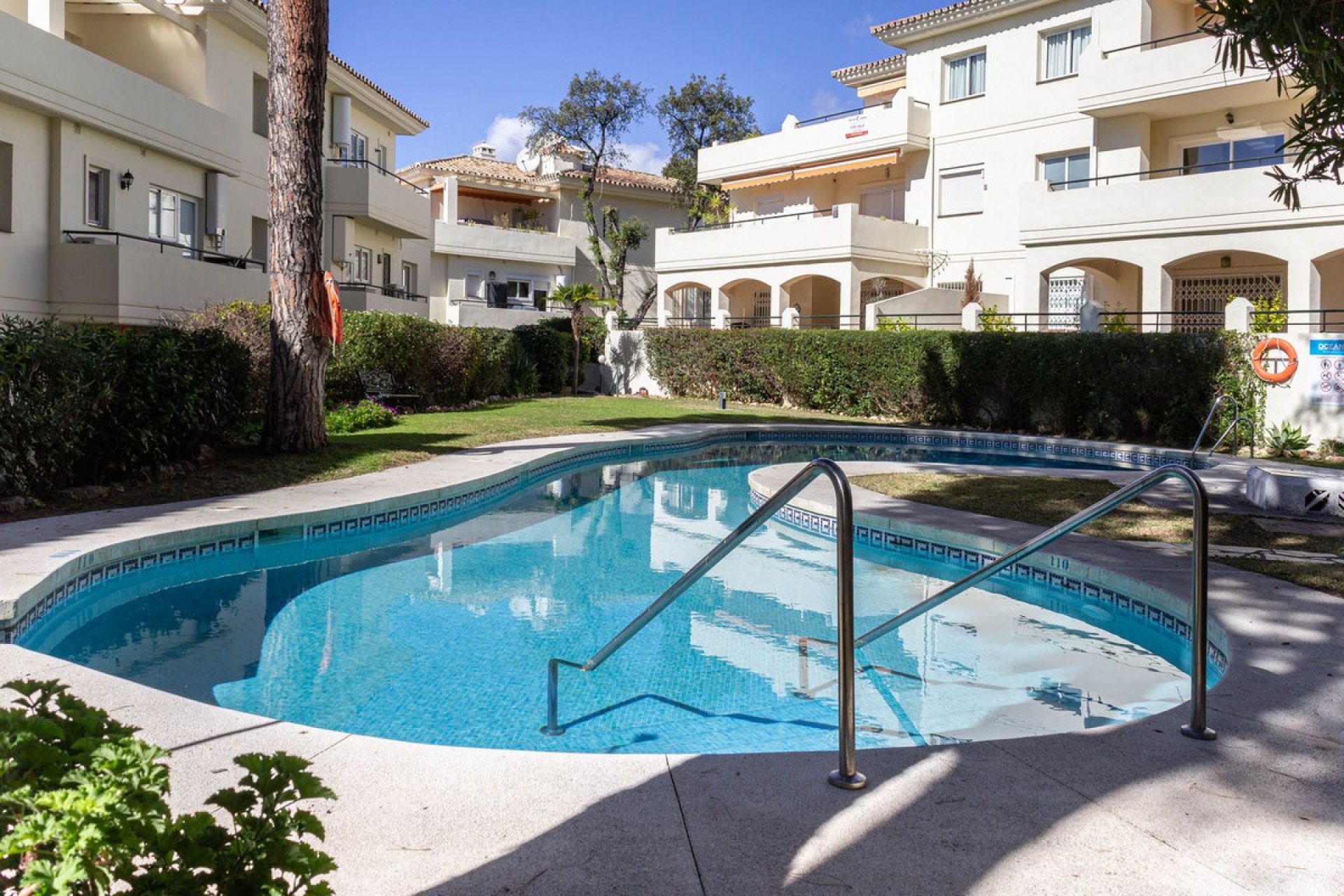 Resale - Apartment - Penthouse - Marbella - Artola