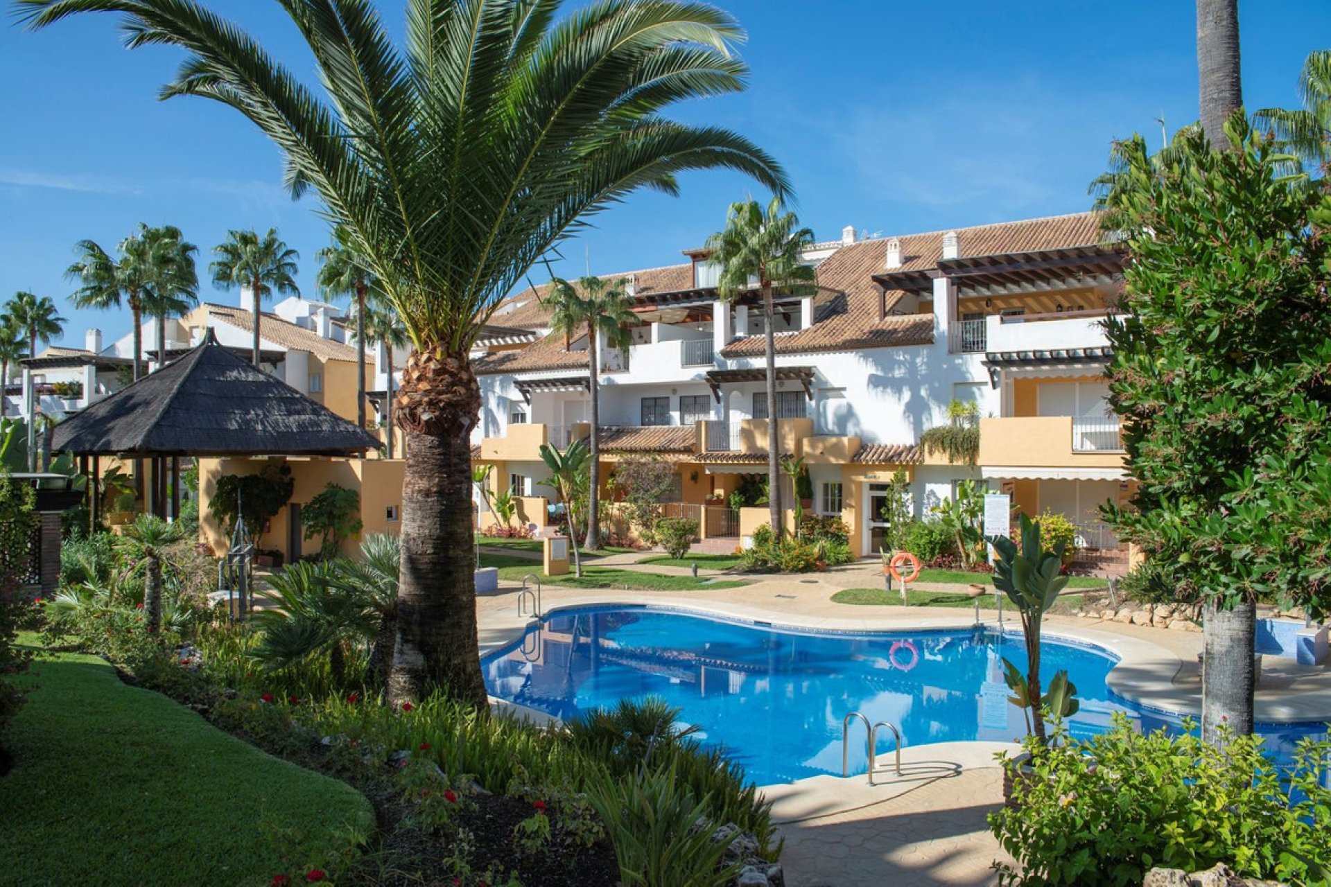 Resale - Apartment - Penthouse - Marbella - Bahía de Marbella