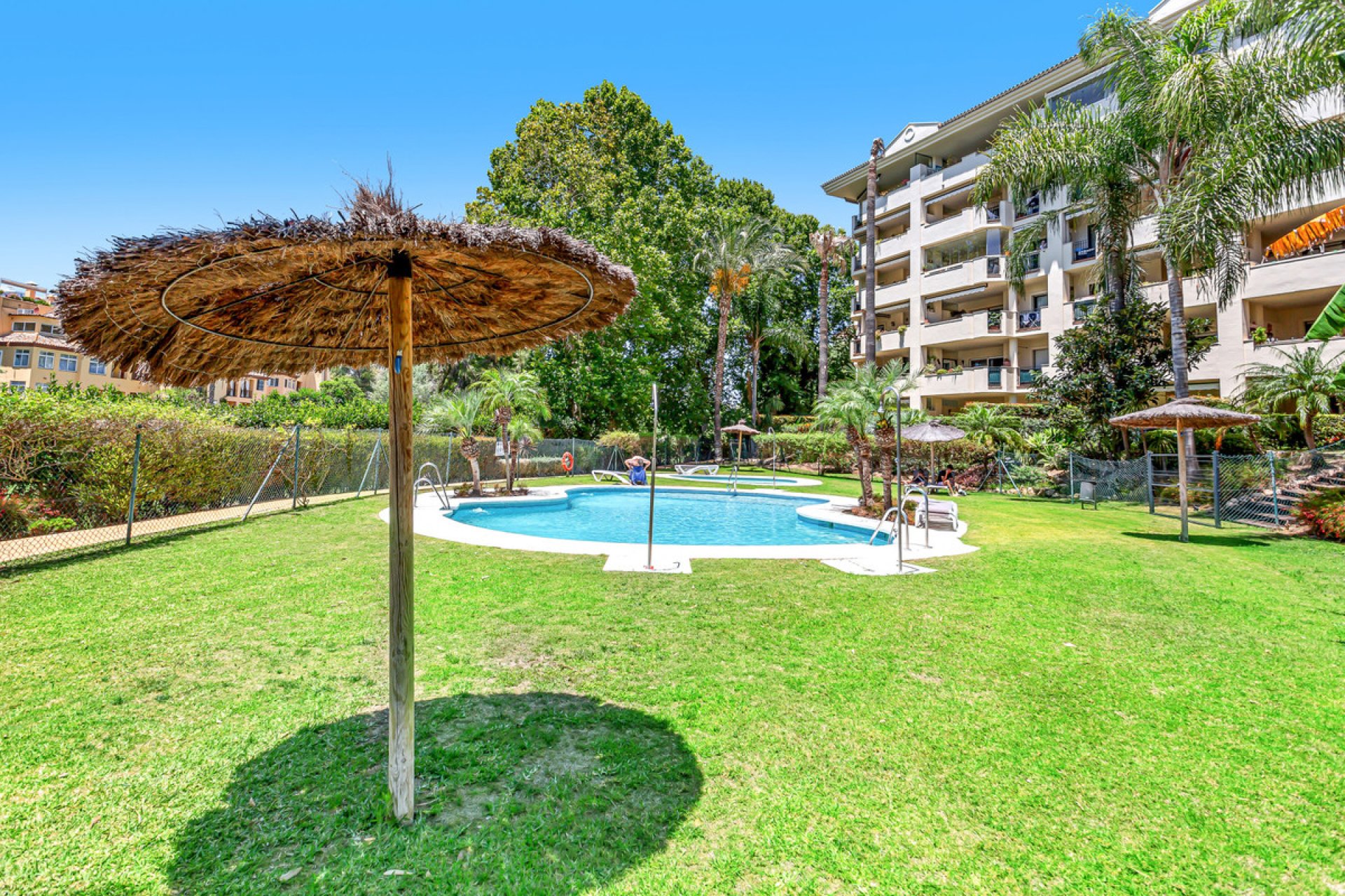 Resale - Apartment - Penthouse - Marbella - Guadalmina Alta