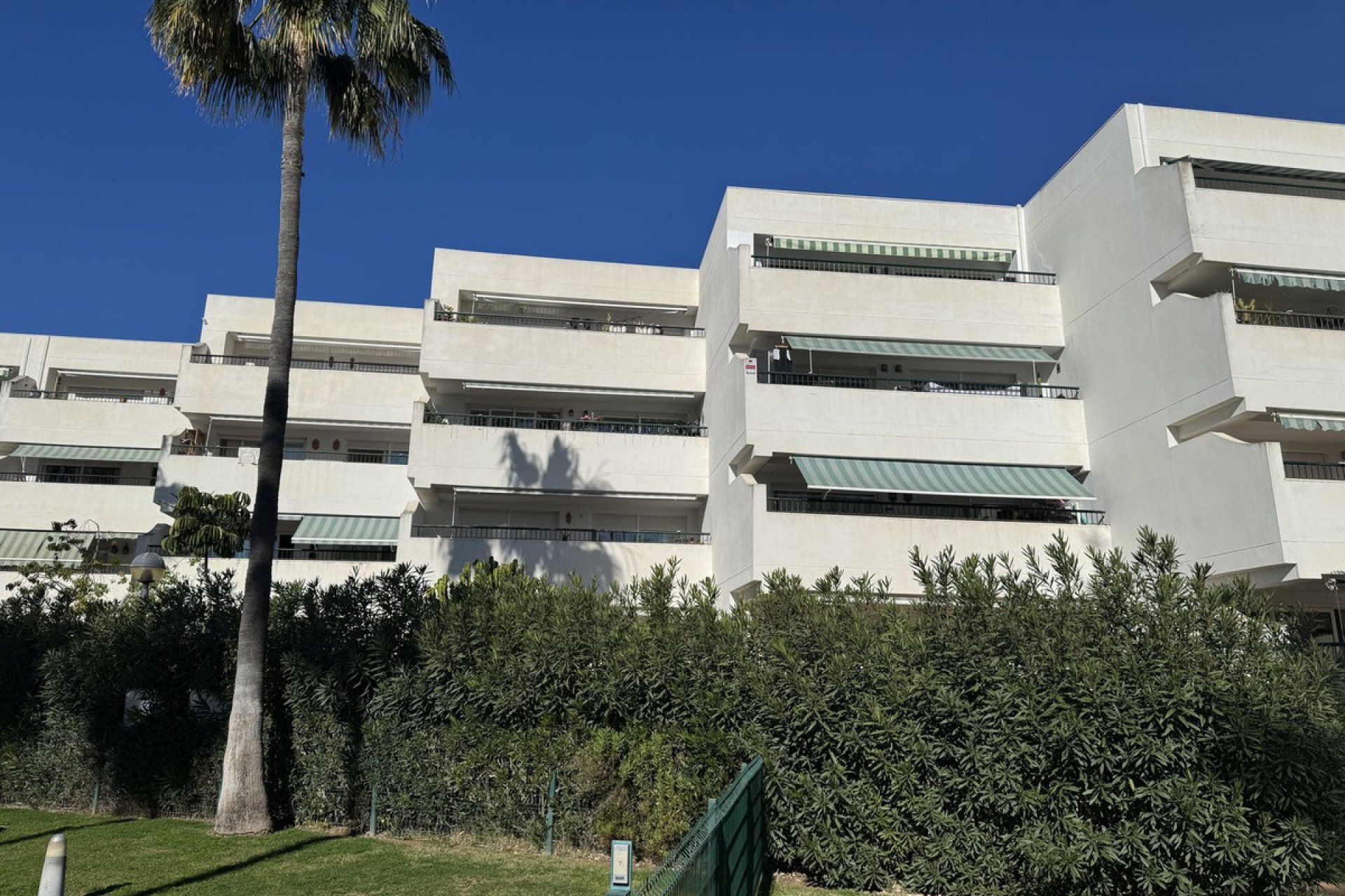 Resale - Apartment - Penthouse - Marbella - Guadalmina Baja