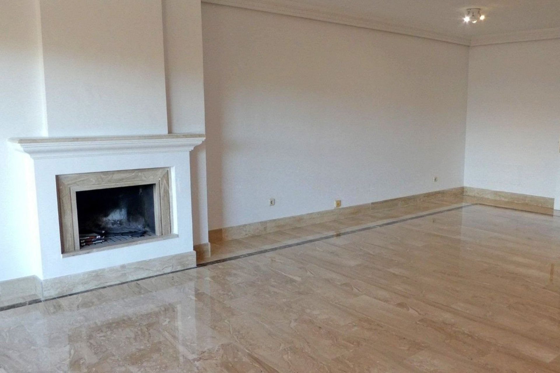 Resale - Apartment - Penthouse - Marbella - Guadalmina Baja