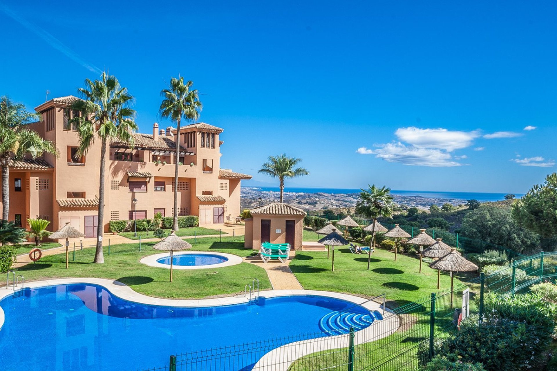 Resale - Apartment - Penthouse - Marbella - La Mairena