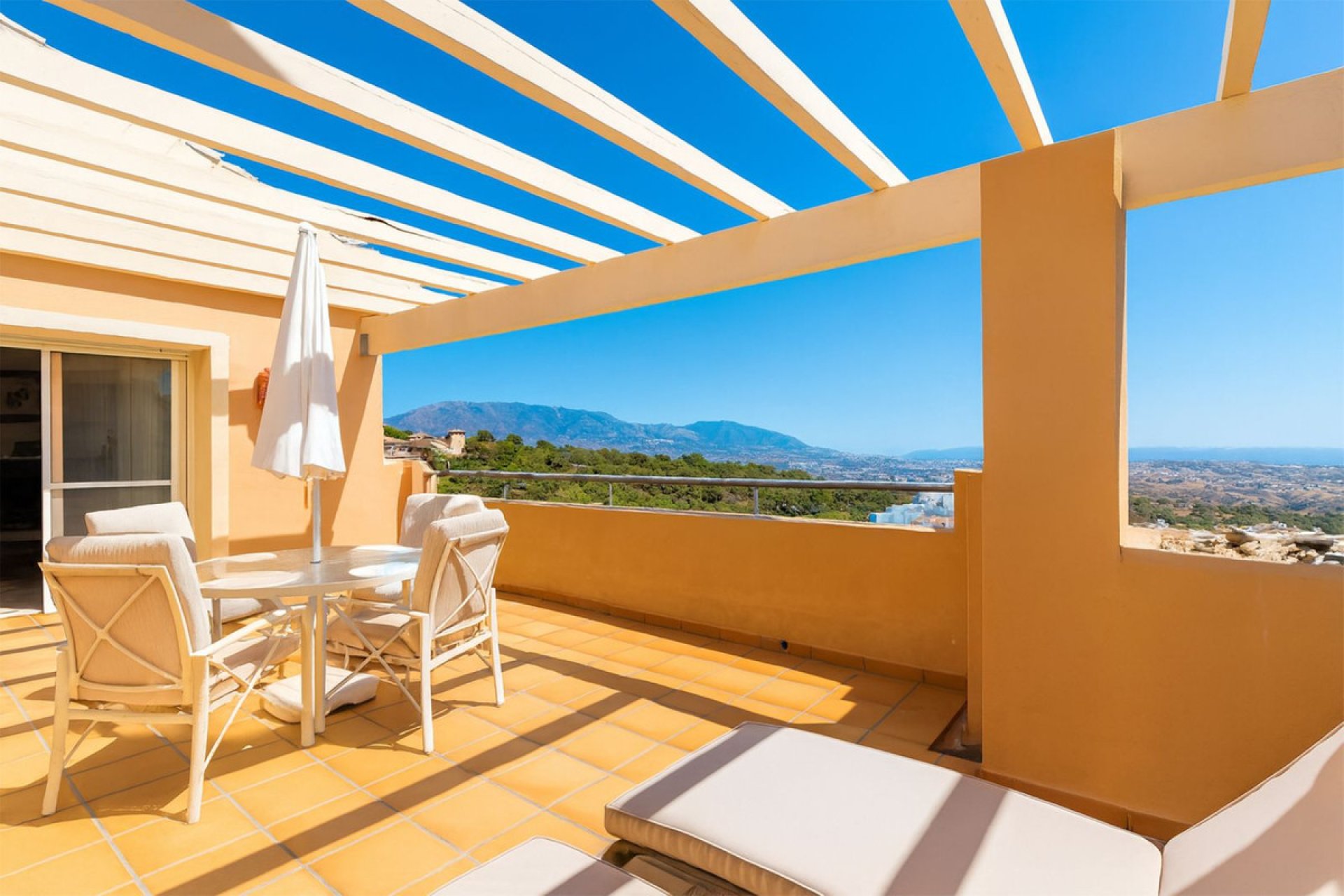 Resale - Apartment - Penthouse - Marbella - La Mairena