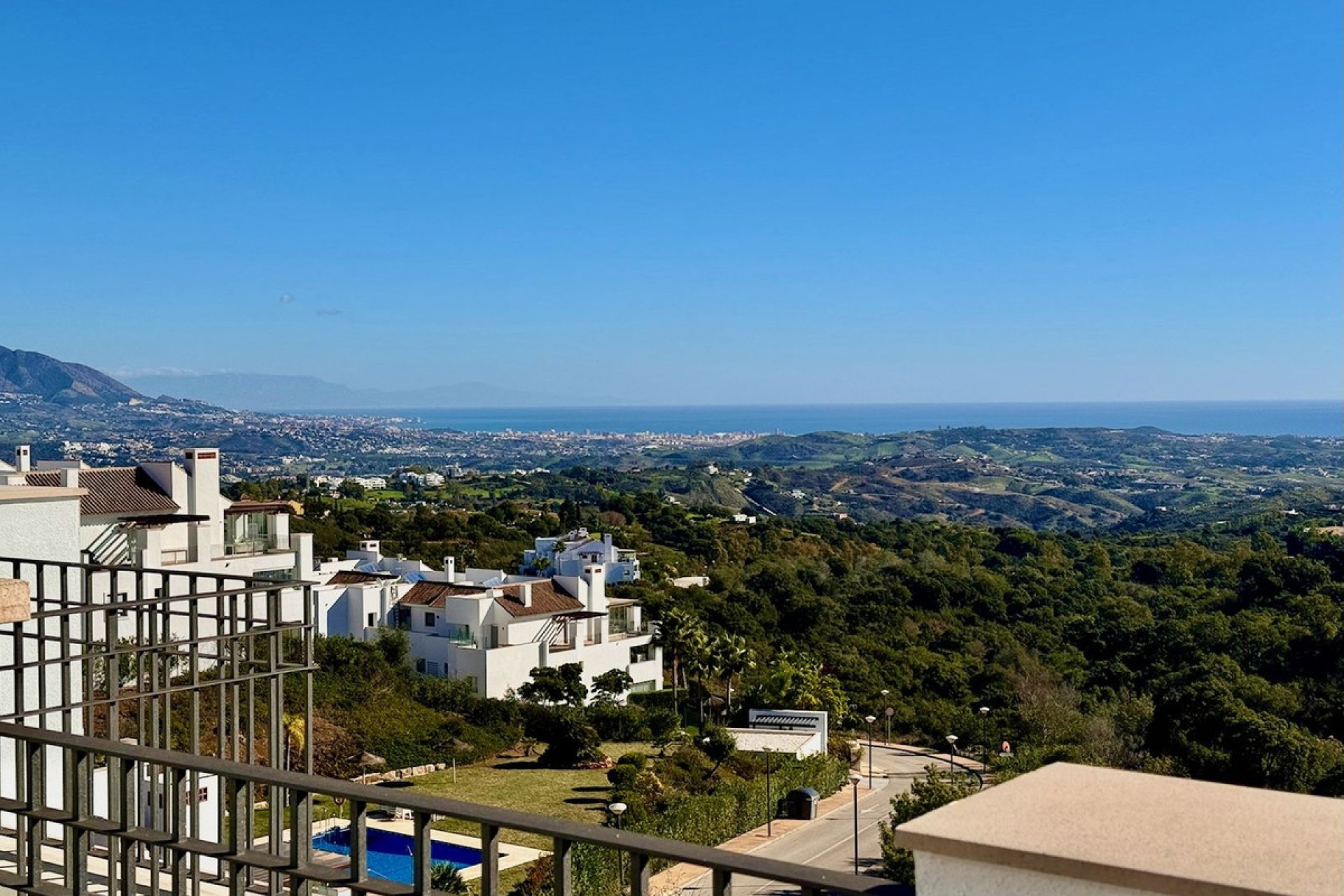 Resale - Apartment - Penthouse - Marbella - La Mairena