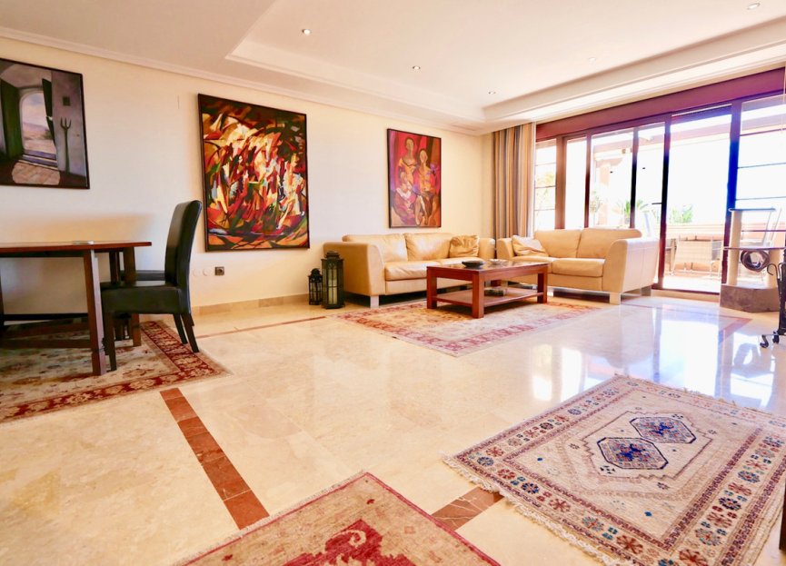 Resale - Apartment - Penthouse - Marbella - La Mairena