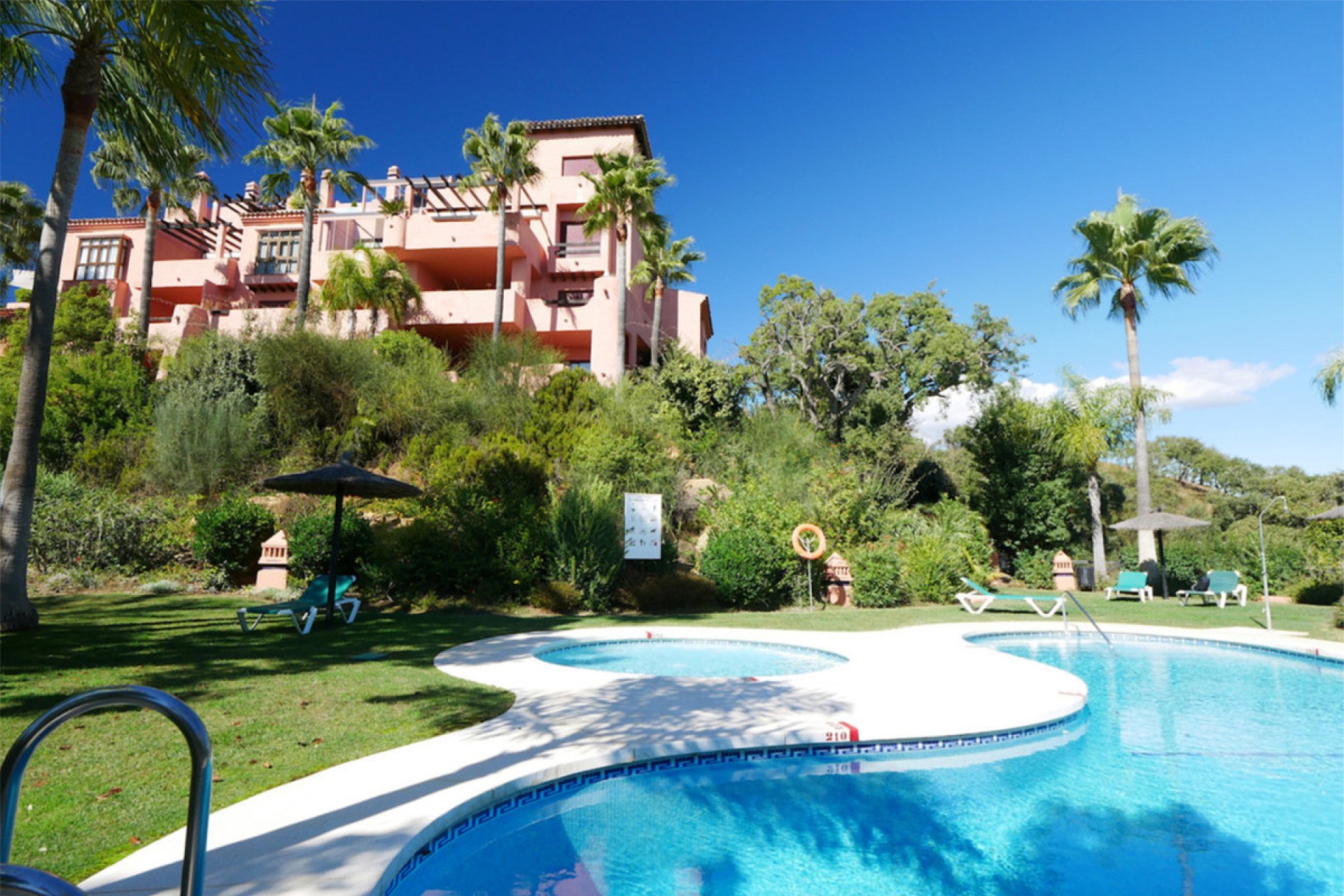 Resale - Apartment - Penthouse - Marbella - La Mairena