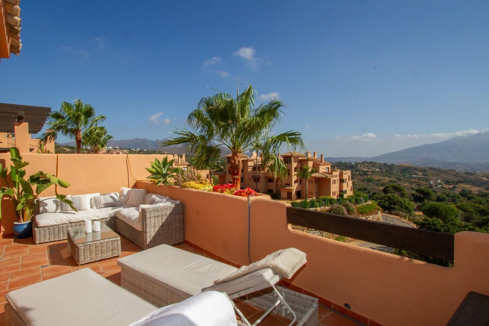 Resale - Apartment - Penthouse - Marbella - La Mairena