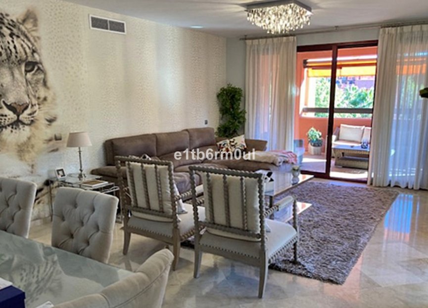 Resale - Apartment - Penthouse - Marbella - Marbella Centro