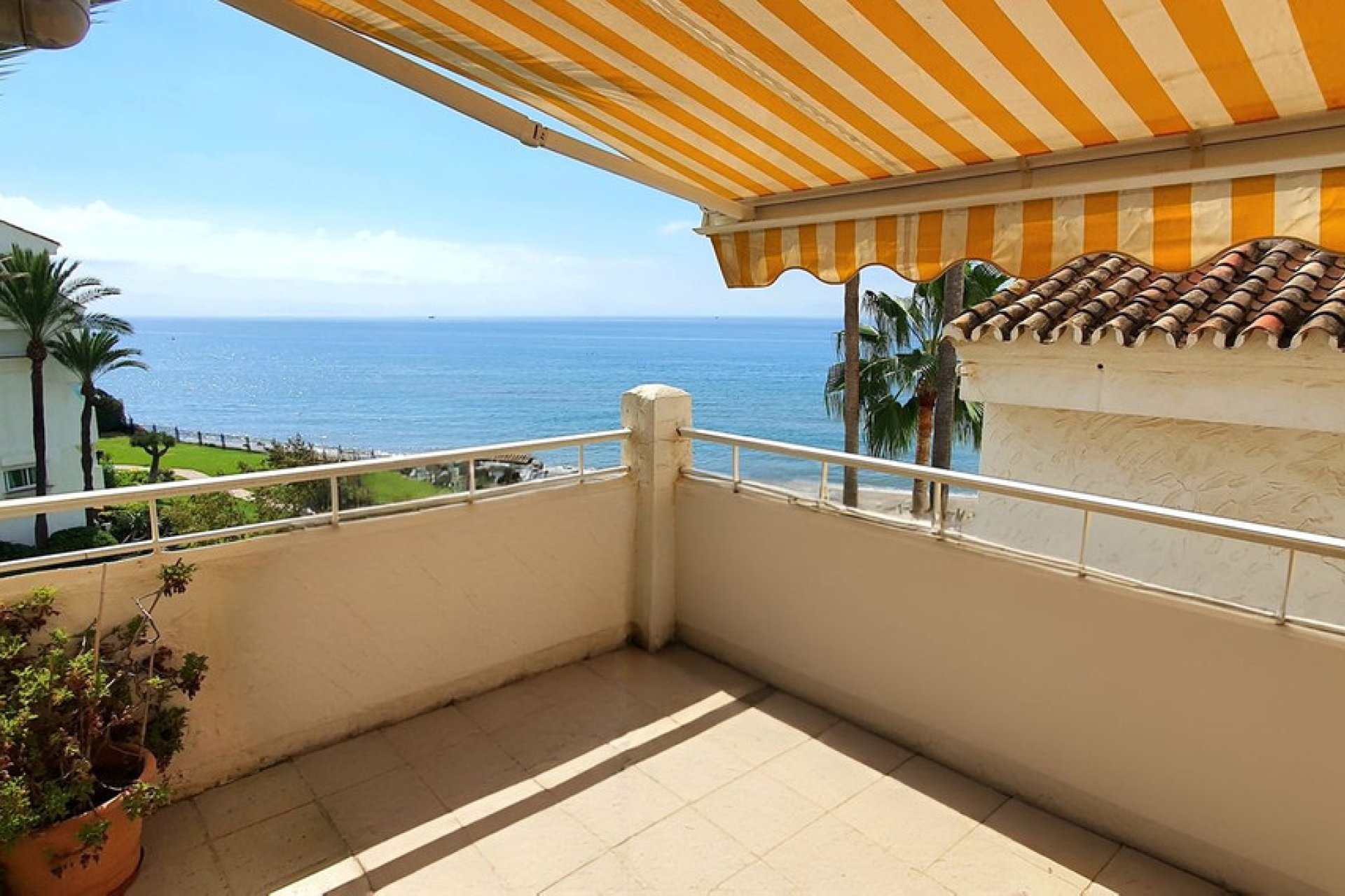 Resale - Apartment - Penthouse - Marbella - Marbesa