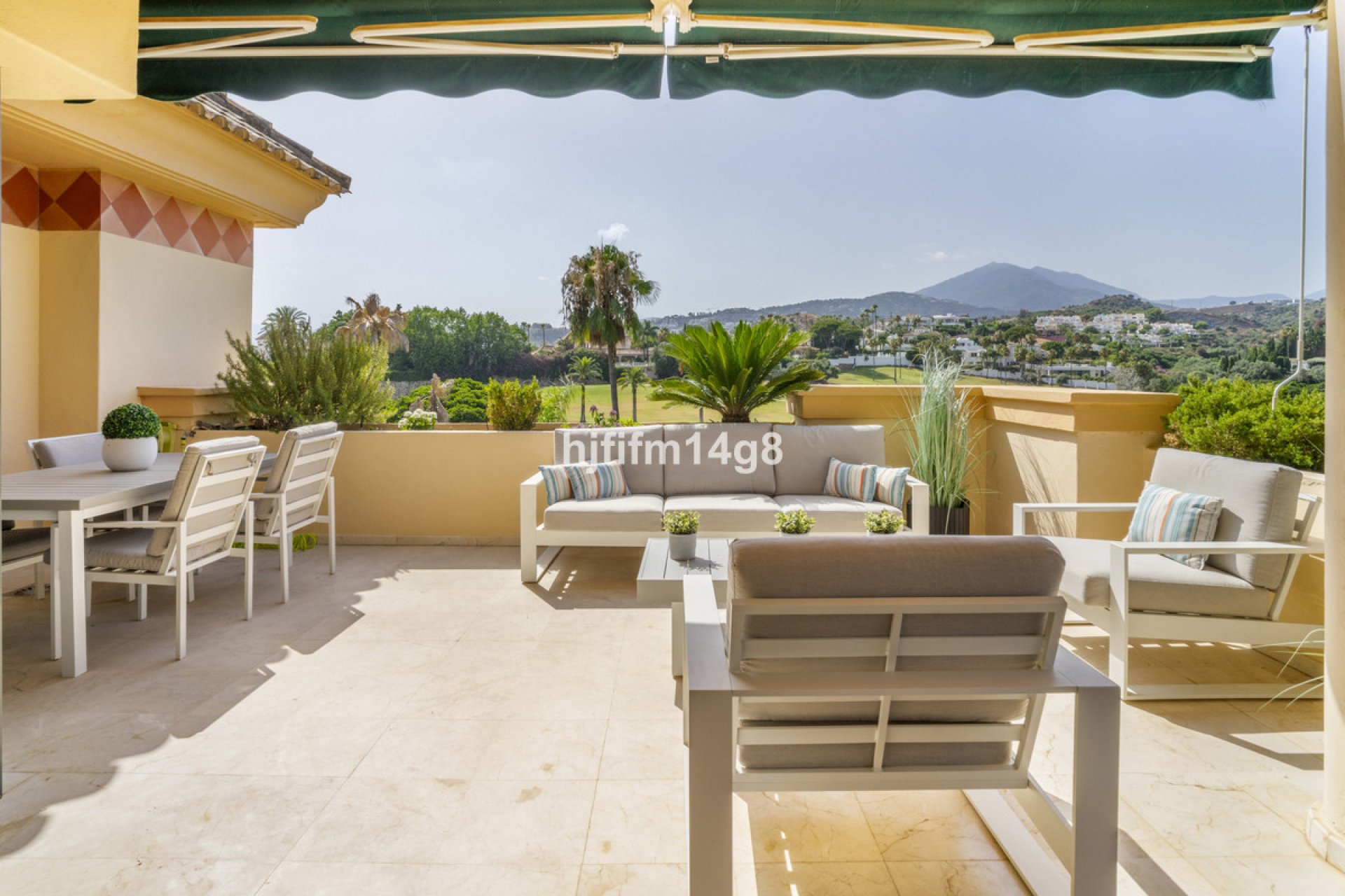 Resale - Apartment - Penthouse - Marbella - Nueva Andalucia