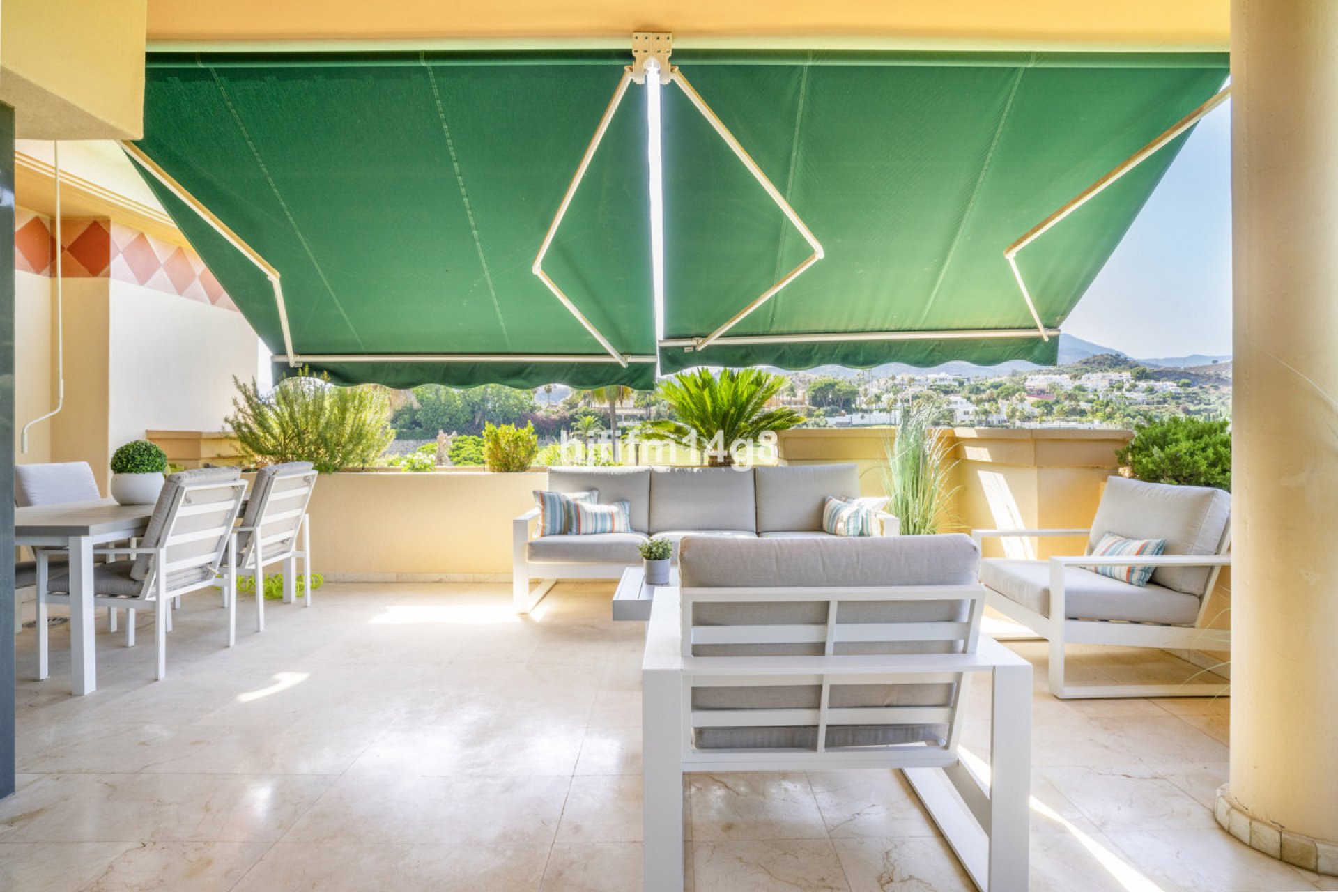 Resale - Apartment - Penthouse - Marbella - Nueva Andalucia