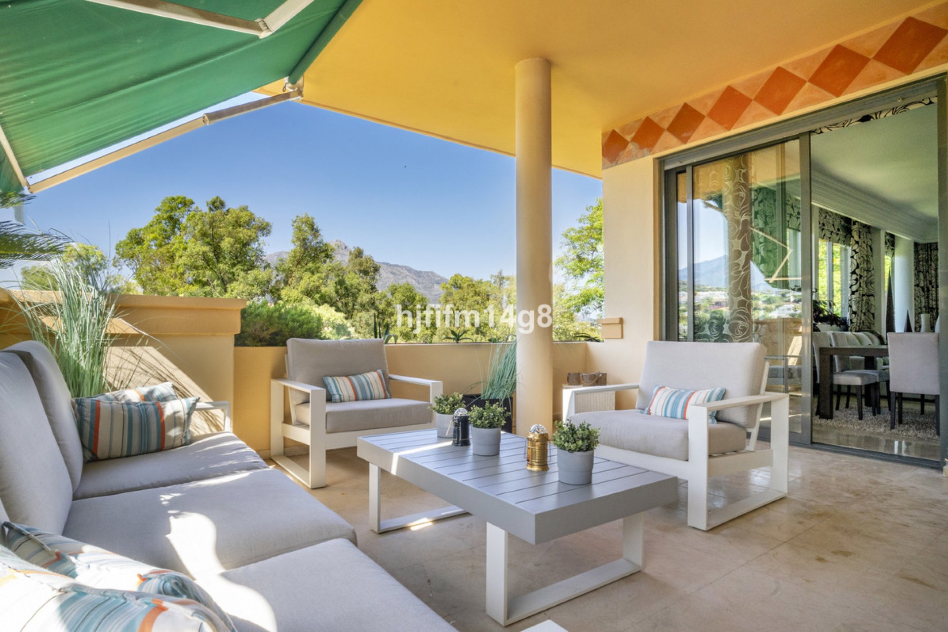 Resale - Apartment - Penthouse - Marbella - Nueva Andalucia